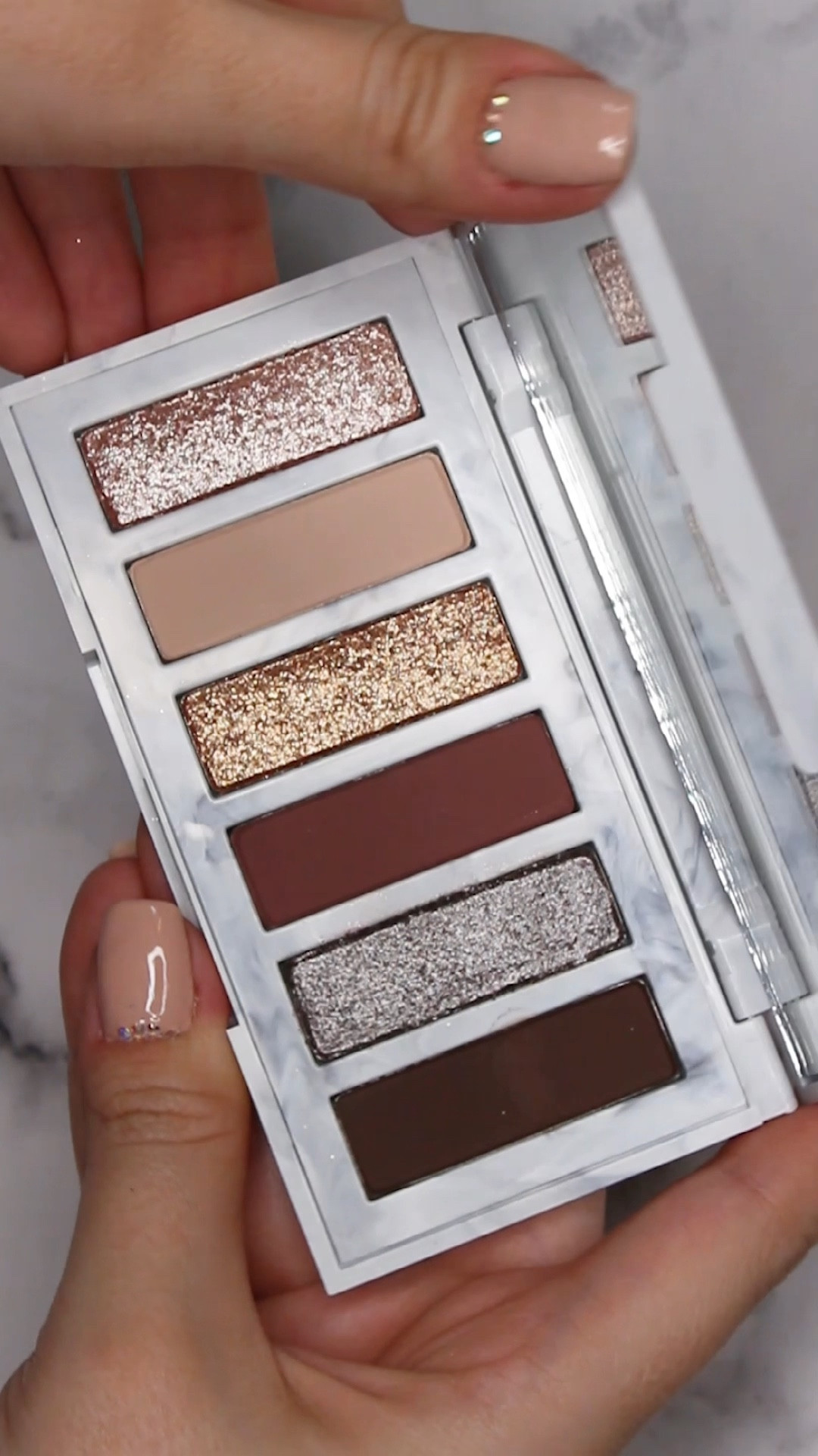 Tem paleta nacional mais chique que essa? Pq eu desconheço! 🥹

#BTMarble #LTKMakeup 

#LTKbeauty #LTKbrasil
