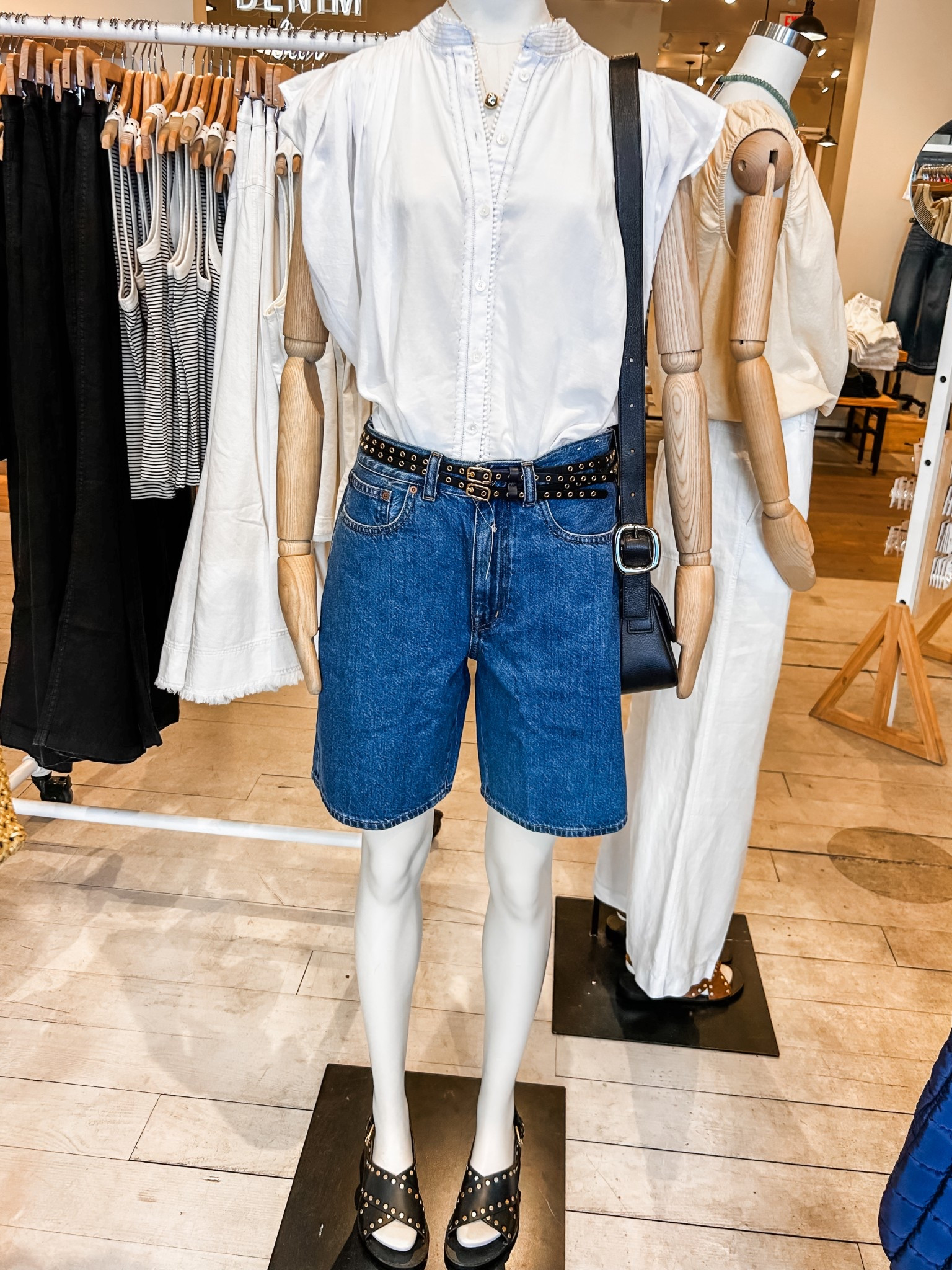 Added this whole outfit to my wishlist because are you kidding 

#LTKSeasonal #LTKShoeCrush #LTKStyleTip