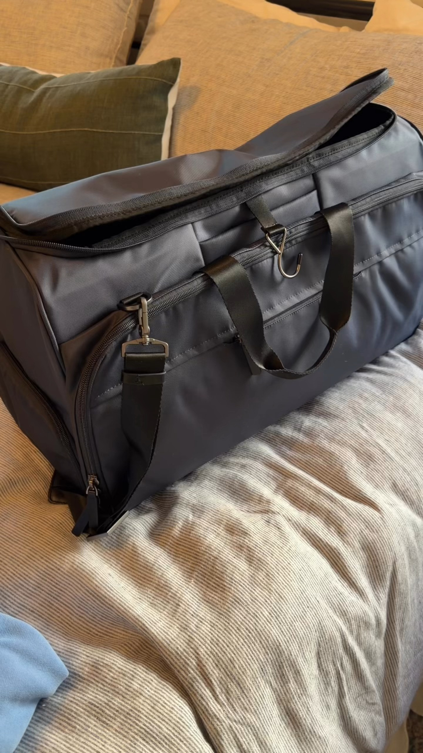 My new favorite travel bag. @quince 
#quincepartner
 

#LTKgrwm #LTKTravel #LTKWorkwear