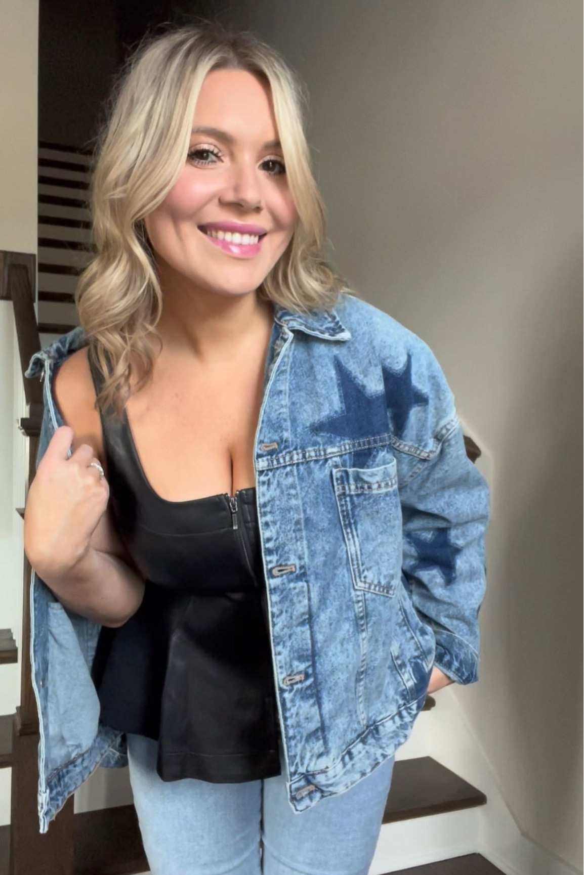 Finally colder weather in Nashville so I can wear my jackets 🫶🍁 

#denimjacket #freepeople #fallfashion #falloutfit #nashvilleblogger #nashville #midsize #midsizestyle #styling #casualfalloutfit #casualstyle #casualoutfits