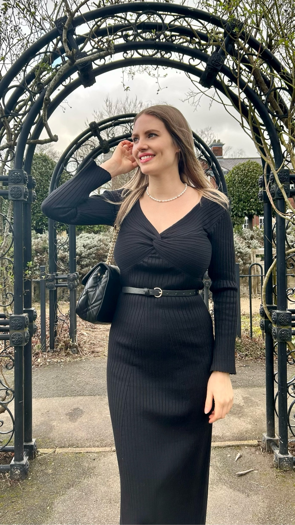 Black & pearls = timeless elegance that never goes out of style 🖤✨

Baroque pearls necklace by @emmahollandjewellery AD 🤍✨ Available to shop at @johnlewis and @wolfandbadger ✨

Black dress 🖤 by @allegrakfashion AD 

#blackdress #jewellery #vintage #elegant #spring

#LTKstyletip #LTKspring #LTKdresses