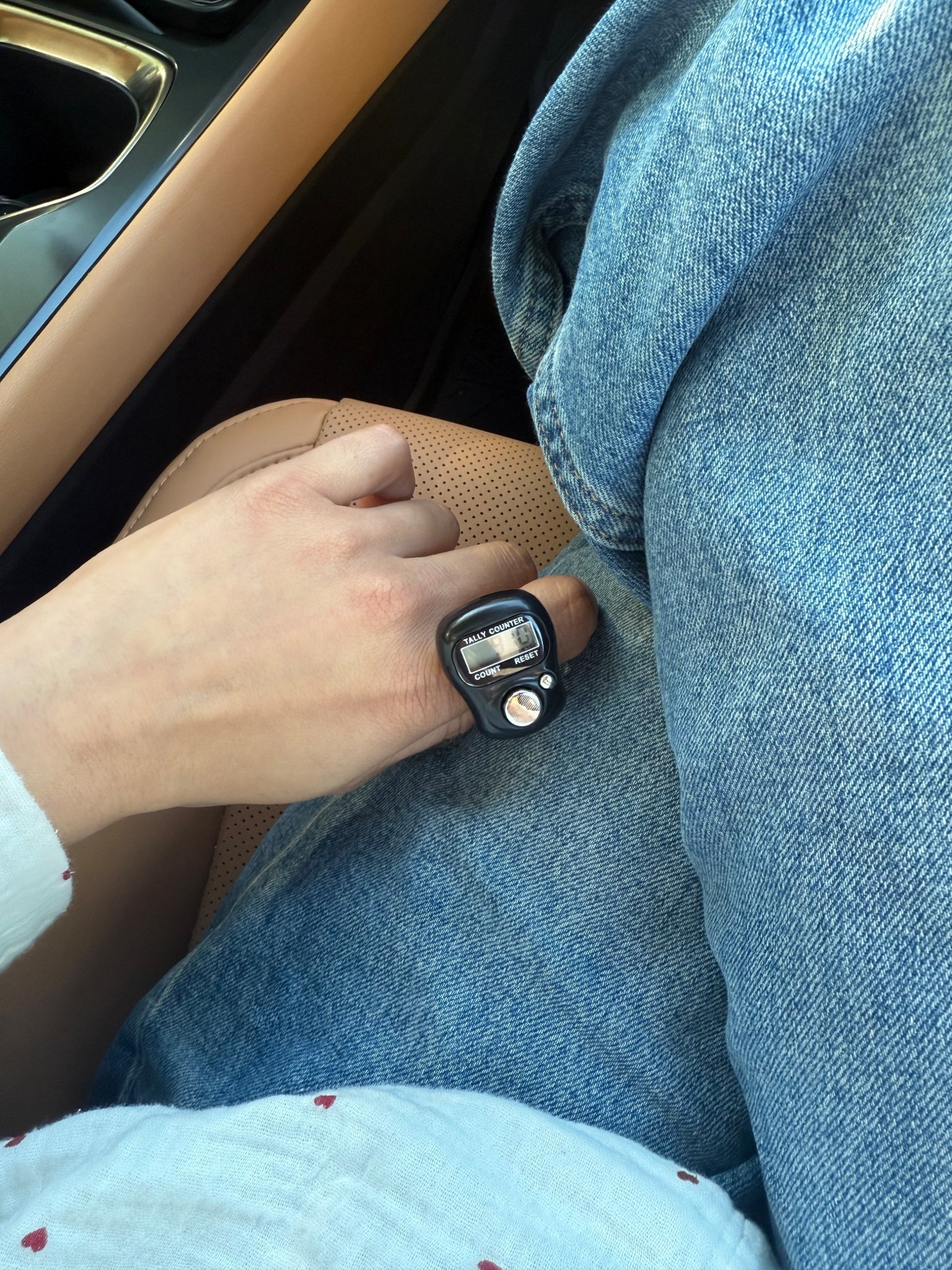 This little counter has been a game changer for me, it’s made doing daily dhikr so much easier on the go and helped me be more intentional with it. Honestly, I can’t recommend it enough.