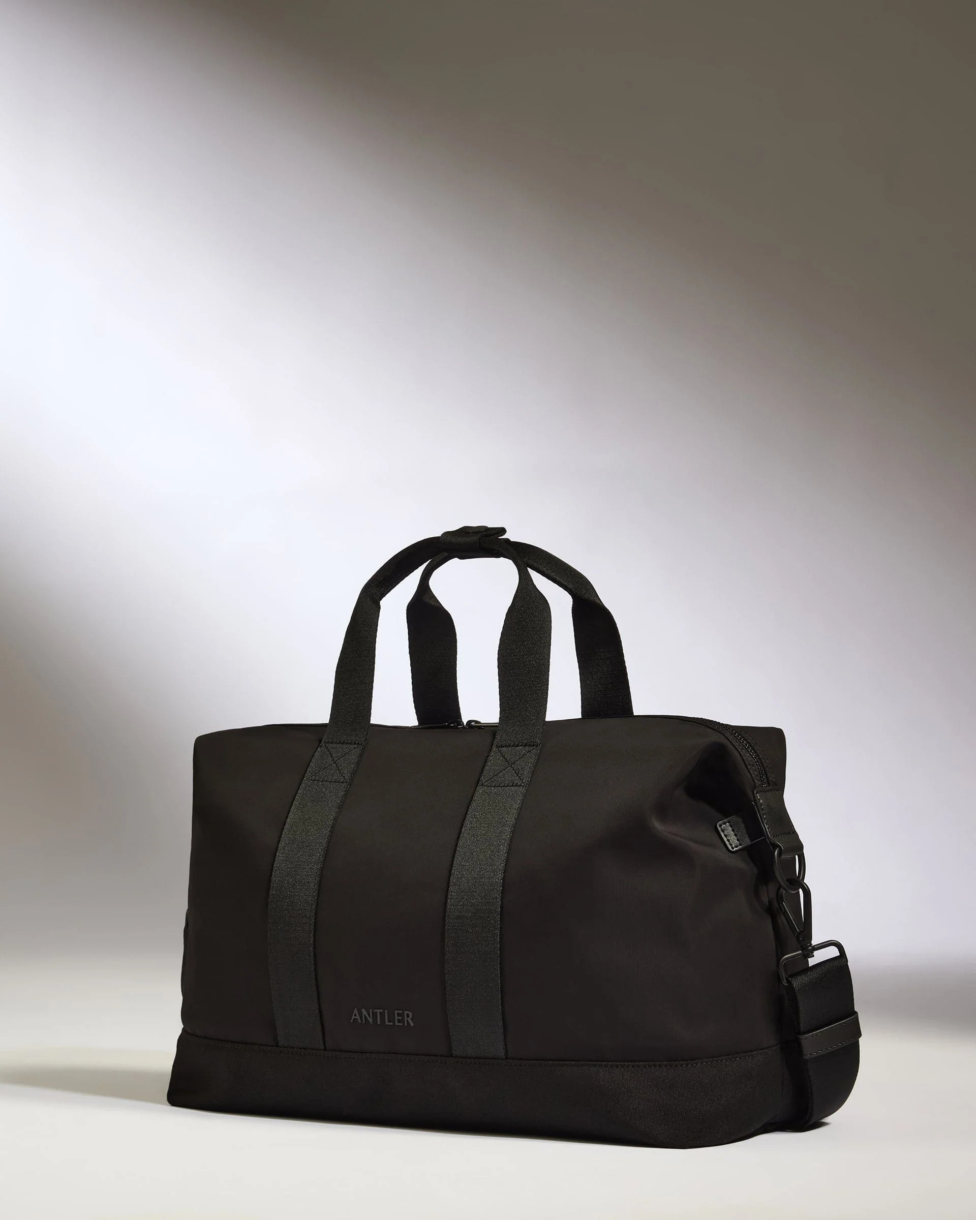 Icon Overnight Bag in Black | Weekend Bags & Overnight Travel Bags | Antler UK