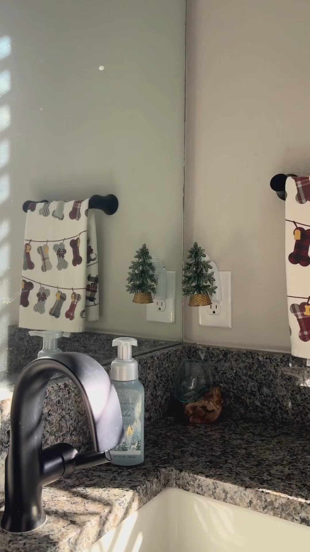 Because every room deserves a little Christmas cheer 🎄✨ cozy, simple, and perfectly festive #ChristmasInEveryRoom #CozyWinterVibes #NeutralHolidayDecor #FestiveTouches #HomeForTheHolidays #LTKHome

#LTKSeasonal #LTKHome #LTKHoliday