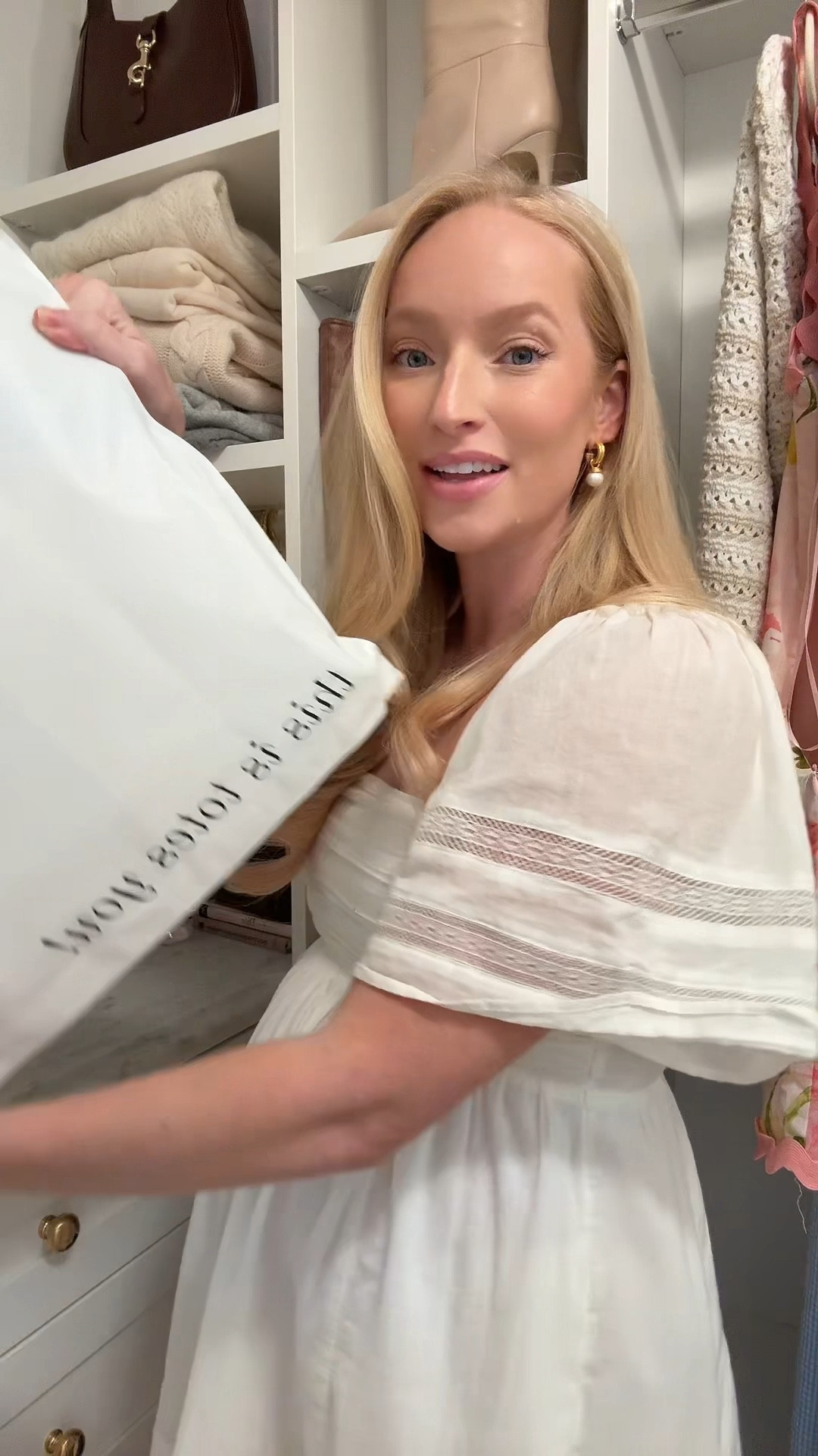 Unbox my new beach bag! I have this in the pink. It couldn’t resist the new white pearl - how cute would this be for a bride to be?! 



#LTKSummerEdit