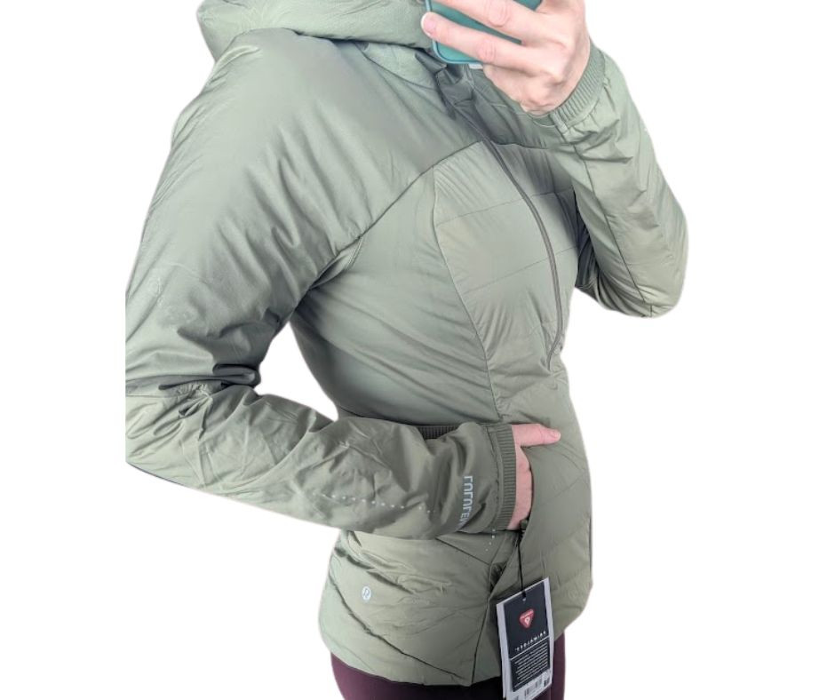 🔥 lululemon Women’s Down For It All Jacket — now on major sale!

This is one of the best cold-weather layers from lululemon — lightweight but seriously warm, cozy enough for chilly mornings or weekend walks 🍂🧥

✔ Puff insulation
✔ Sleek everyday fit
✔ Perfect with leggings, jeans, or joggers


Which colour are you eyeing? 🤍🖤 

 