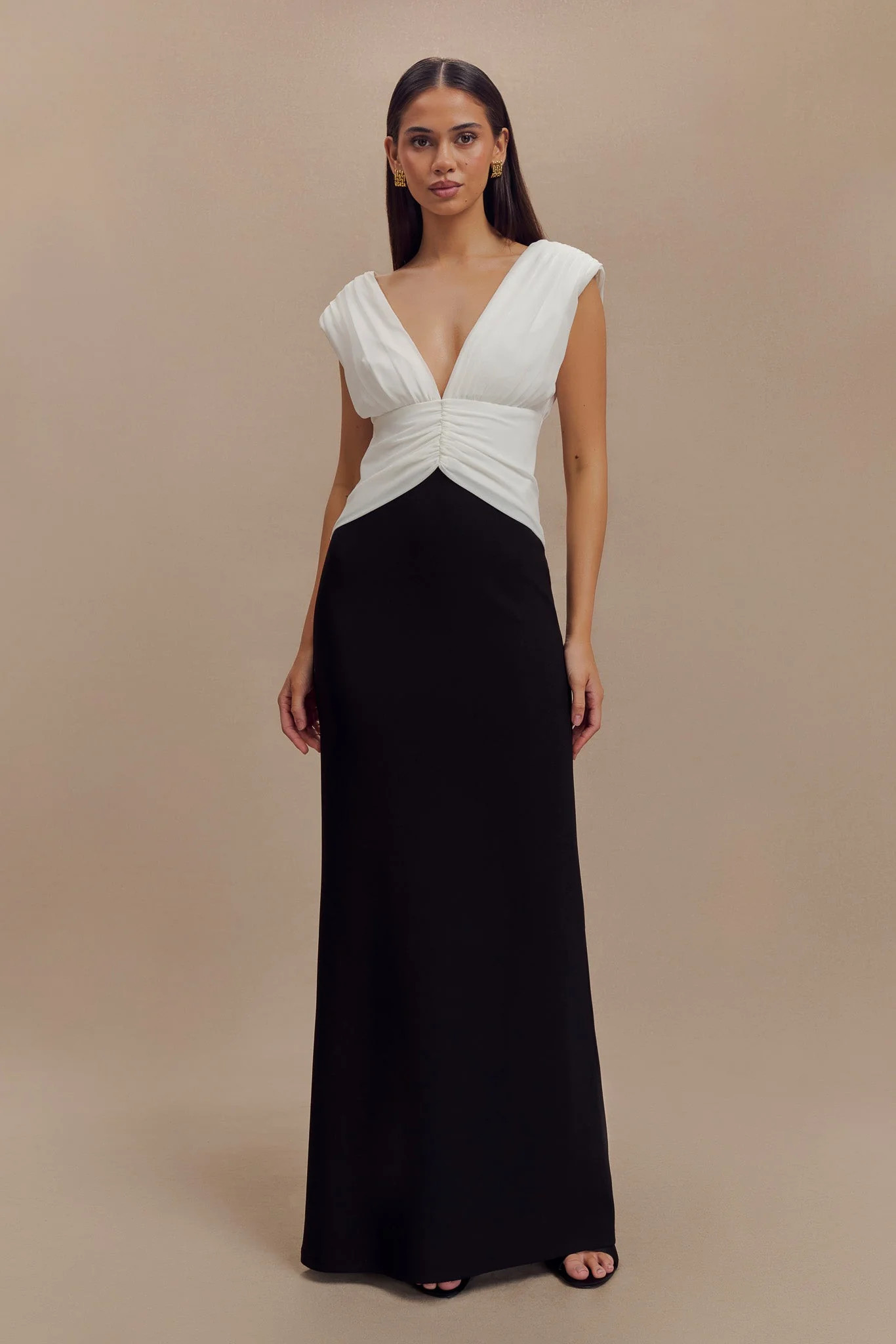 Contrast Maxi Dress - Black | MESHKI US