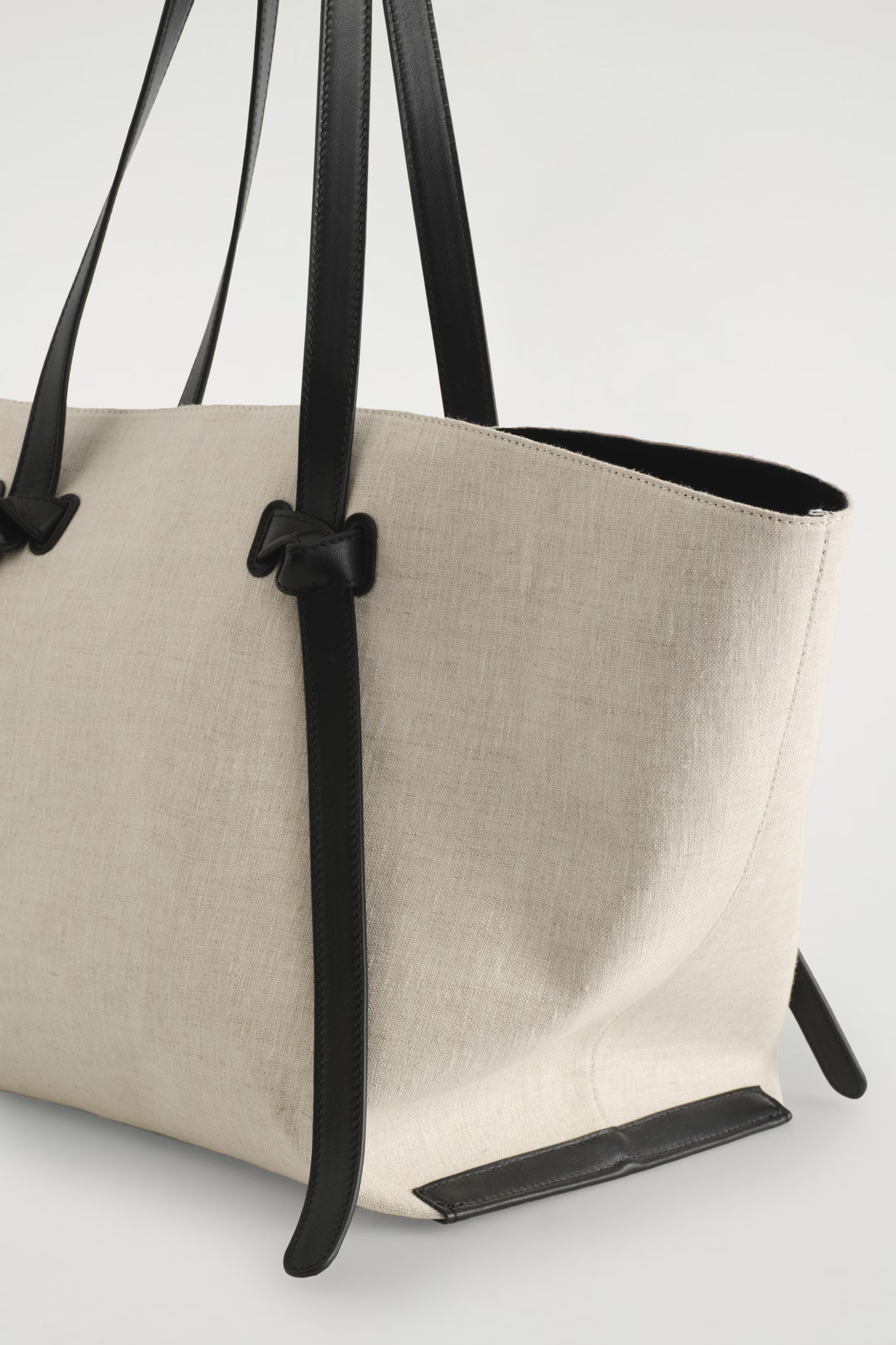 PINCH TOTE BAG - LINEN - BEIGE | COS | COS UK