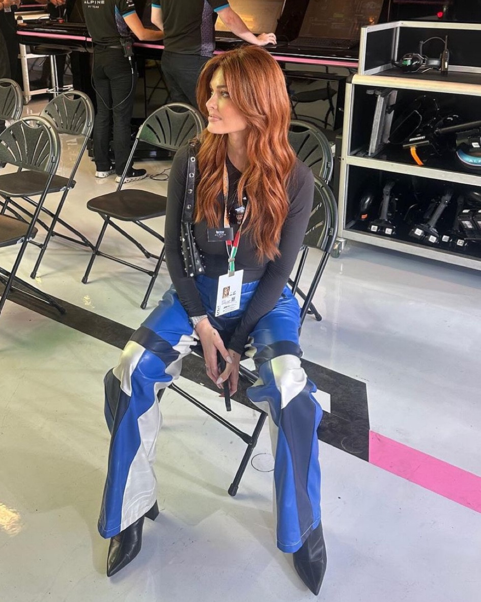 F1 fit 🏎️
pantalon en similicuir bleu style motor cross à parties contrastantes 

#LTKstyletip #LTKfindsunder50