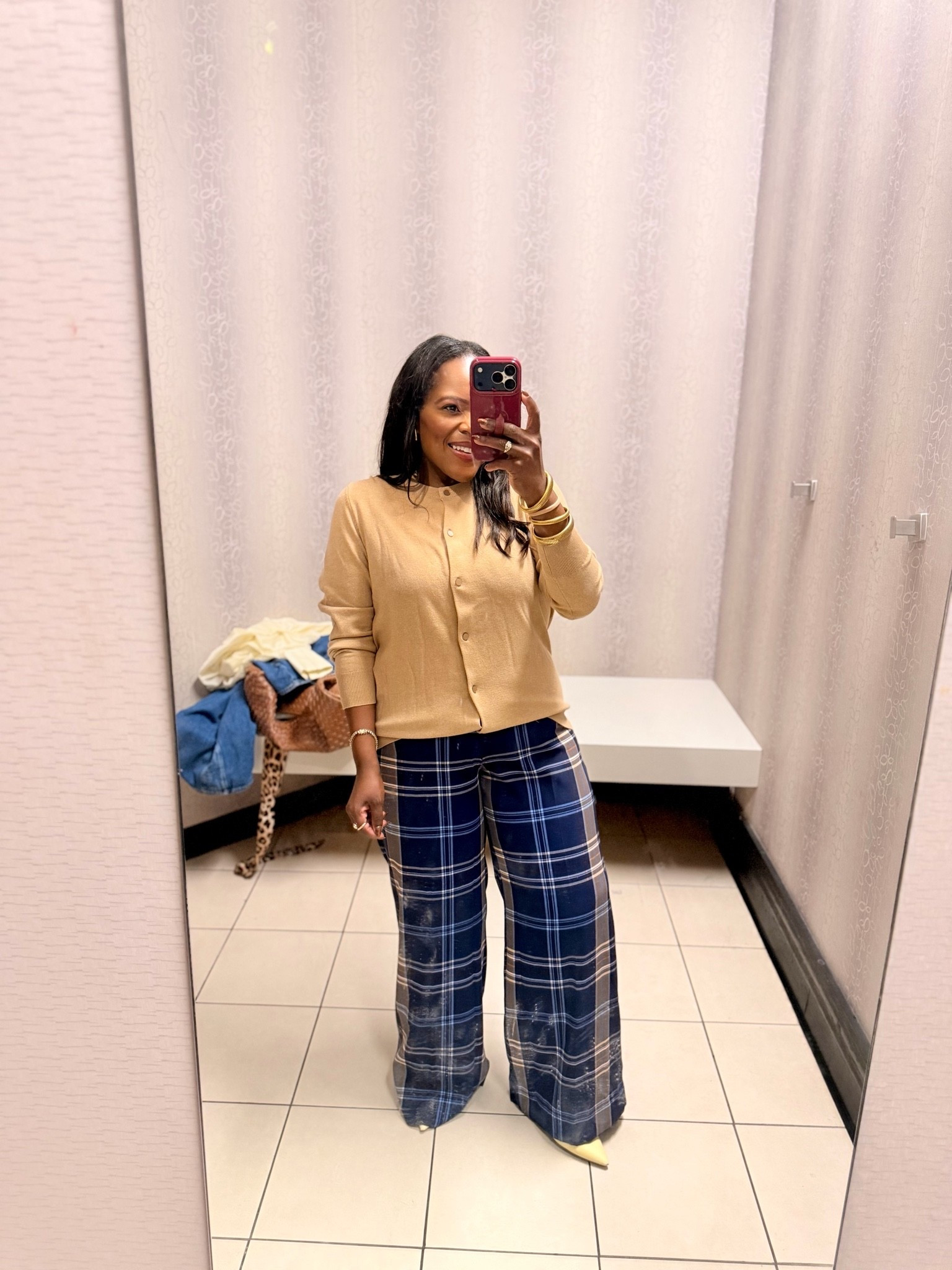 Loving these fun navy blue plaid pull on pants and they’re available in regular and plus! I’m in the size large. 🤎💙

#LTKSaleAlert #LTKMidsize #LTKPlusSize
