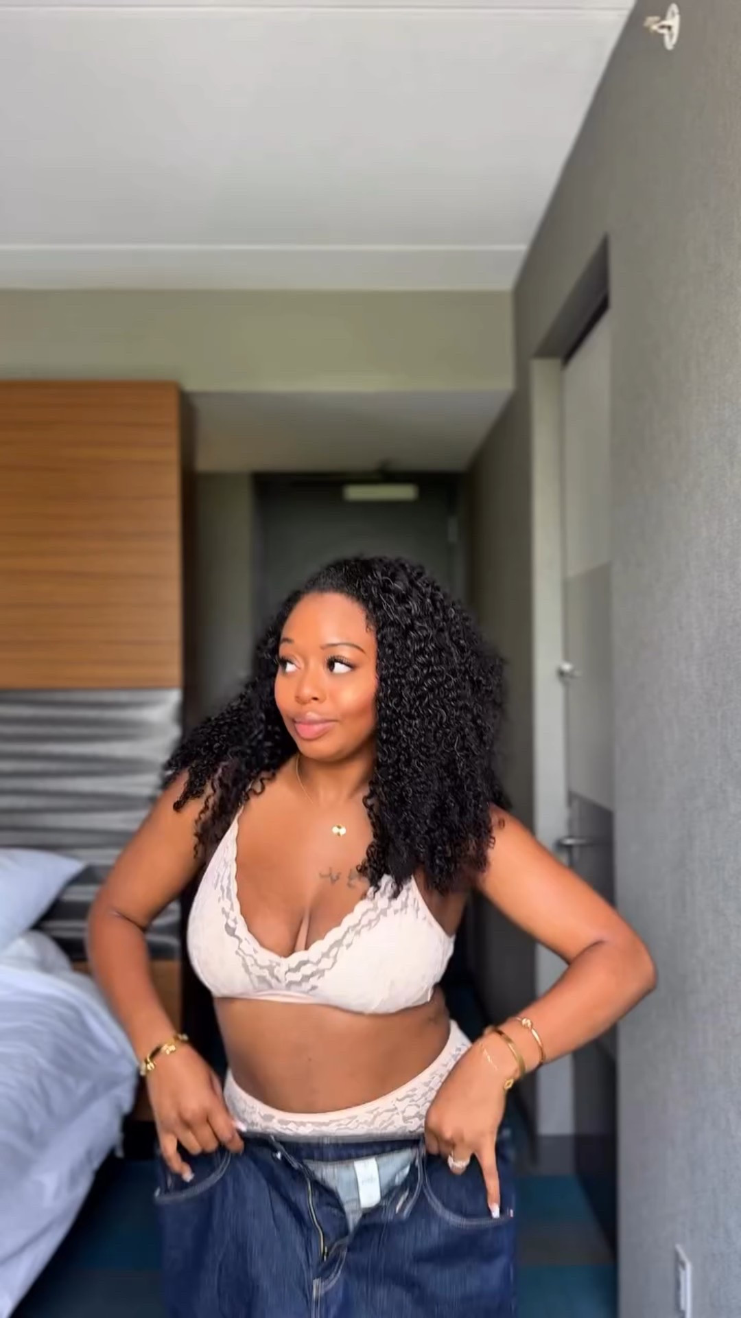 Alright divas after having a blast at Day 1 at the Roots Picnic, my feet checked out. So on Day 2, I chose to show up as my most comfortable self—and these @okarecovery slides let me do both: comfort and style.

From the gym to the grocery store to the music festival—these recovery shoes are made to support your every step with next-level foam, a wide toe box, and a deep heel cup that actually feels like self-care.

We don’t gatekeep over here—so yes, these are linked in my @shop.ltk 💕 Tap the link in bio to shop!

#shopltk #ltkstyletip #ltksalealert #minivlogs #momlife #gymoutfits