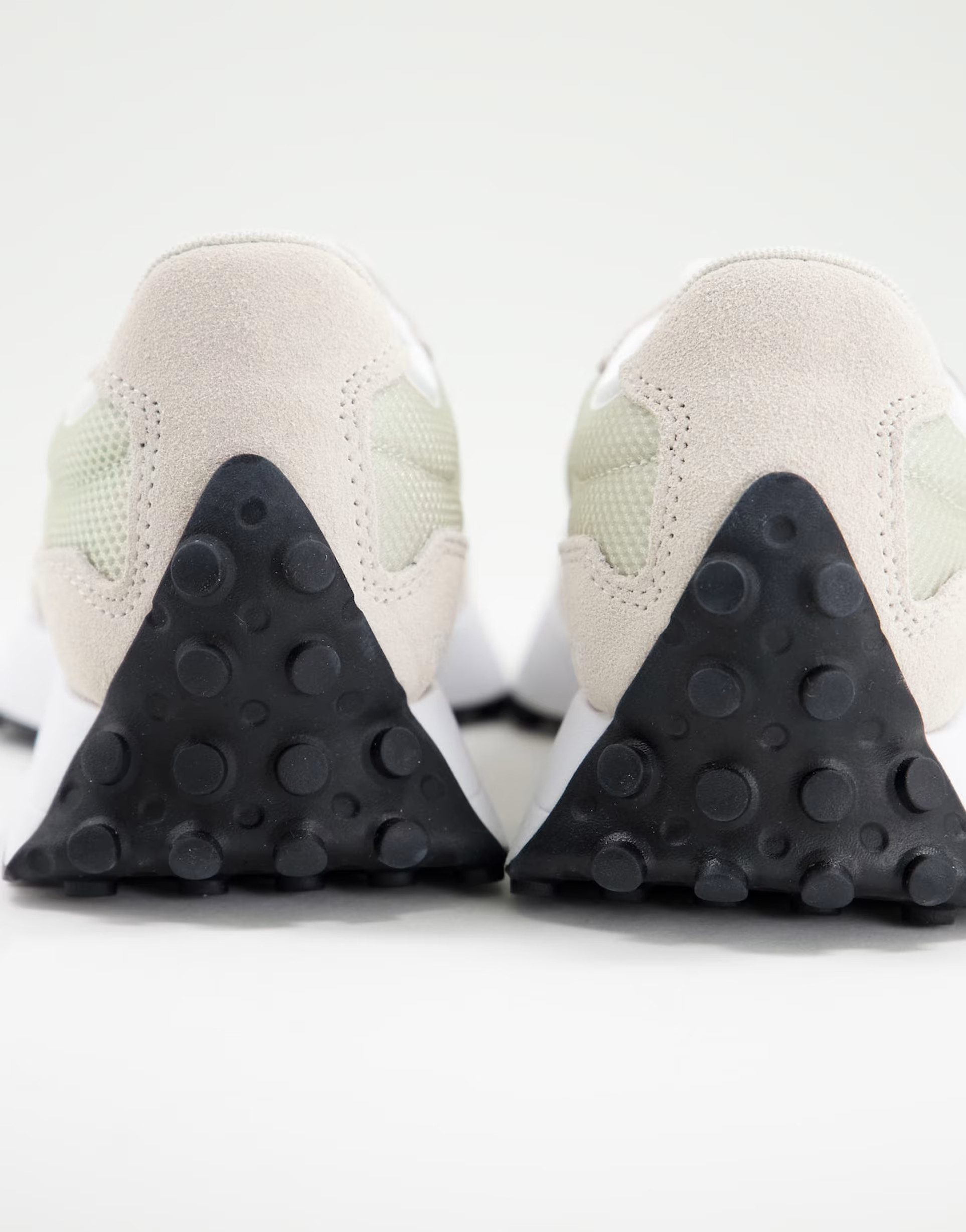 New Balance 327 trainers in off white | ASOS (Global)