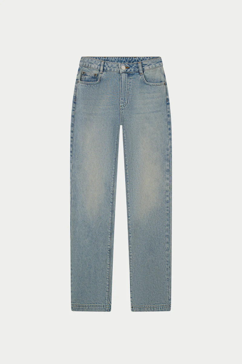STRAIGHT LEG VINTAGE WASH JEANS - MID BLUE WASH | The Couture Club