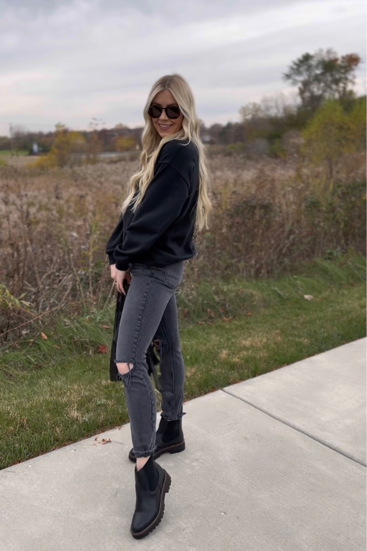 26 jeans
TTS shoes

#LTKstyletip #LTKfit #LTKshoecrush