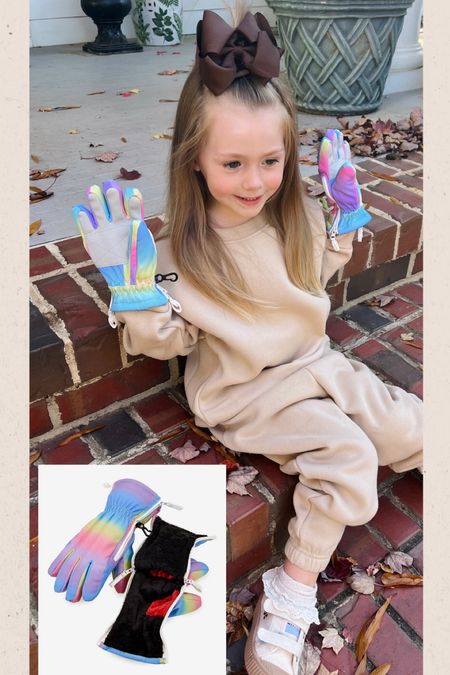 Named “best gloves for kids” on Good Morning America! The Zip glove unzips on both sides and has different colored fingers so it’s super easy for kids to put on. They are also warm, comfy and stylish. Presley loves wearing hers!💗

#LTKGiftGuide #LTKkids #LTKCyberWeek