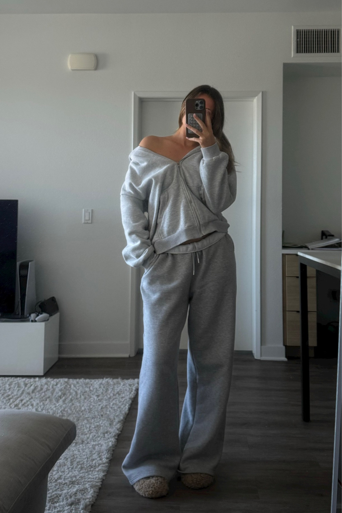 grey sweats >>> 🩶