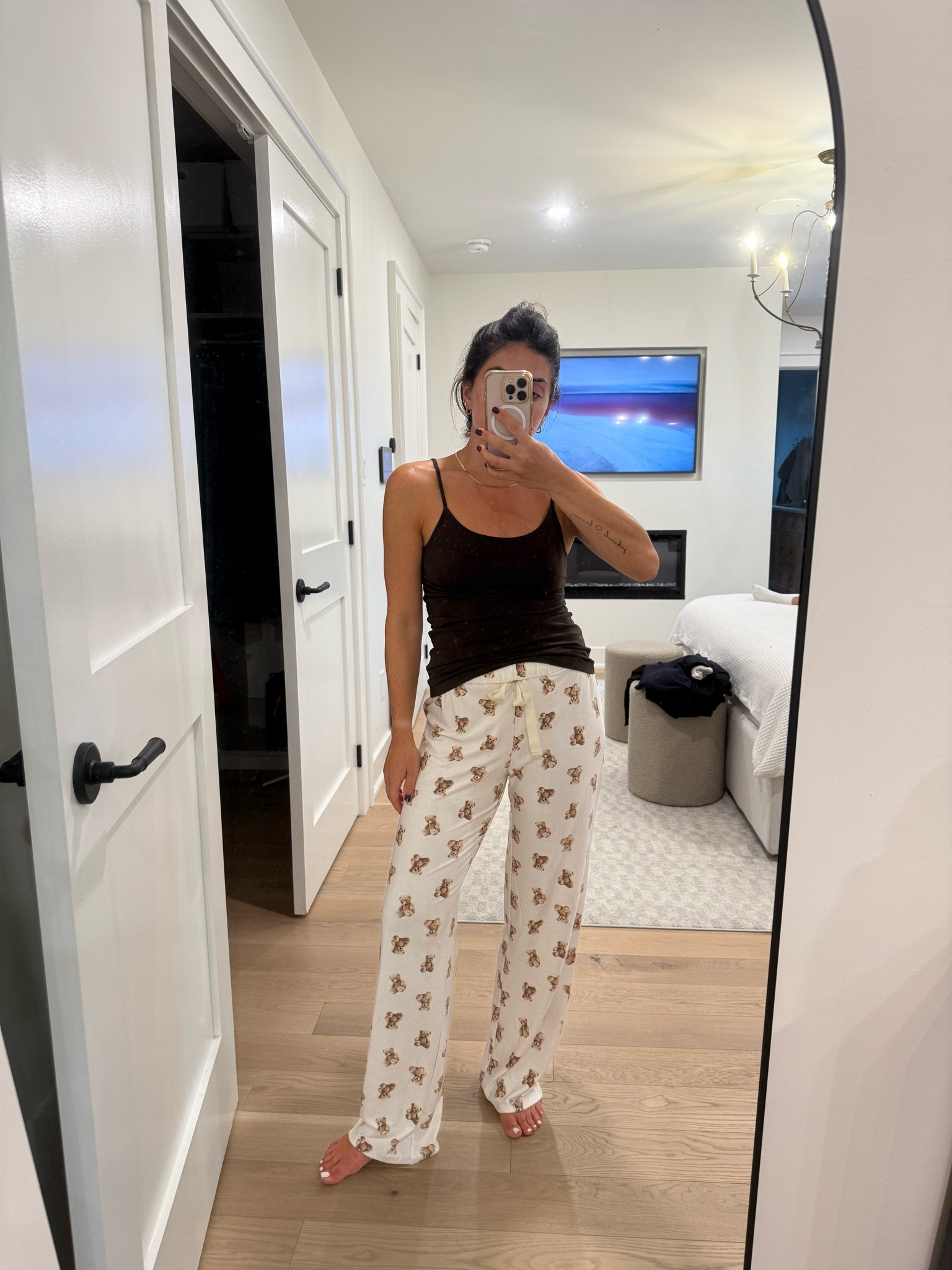 10/10 the SOFTEST material omg! And only $17. Wearing XS