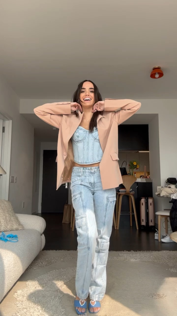 My FAVORITE fall / spring night out outfit !!

#LTKSeasonal #LTKFind #LTKshoecrush