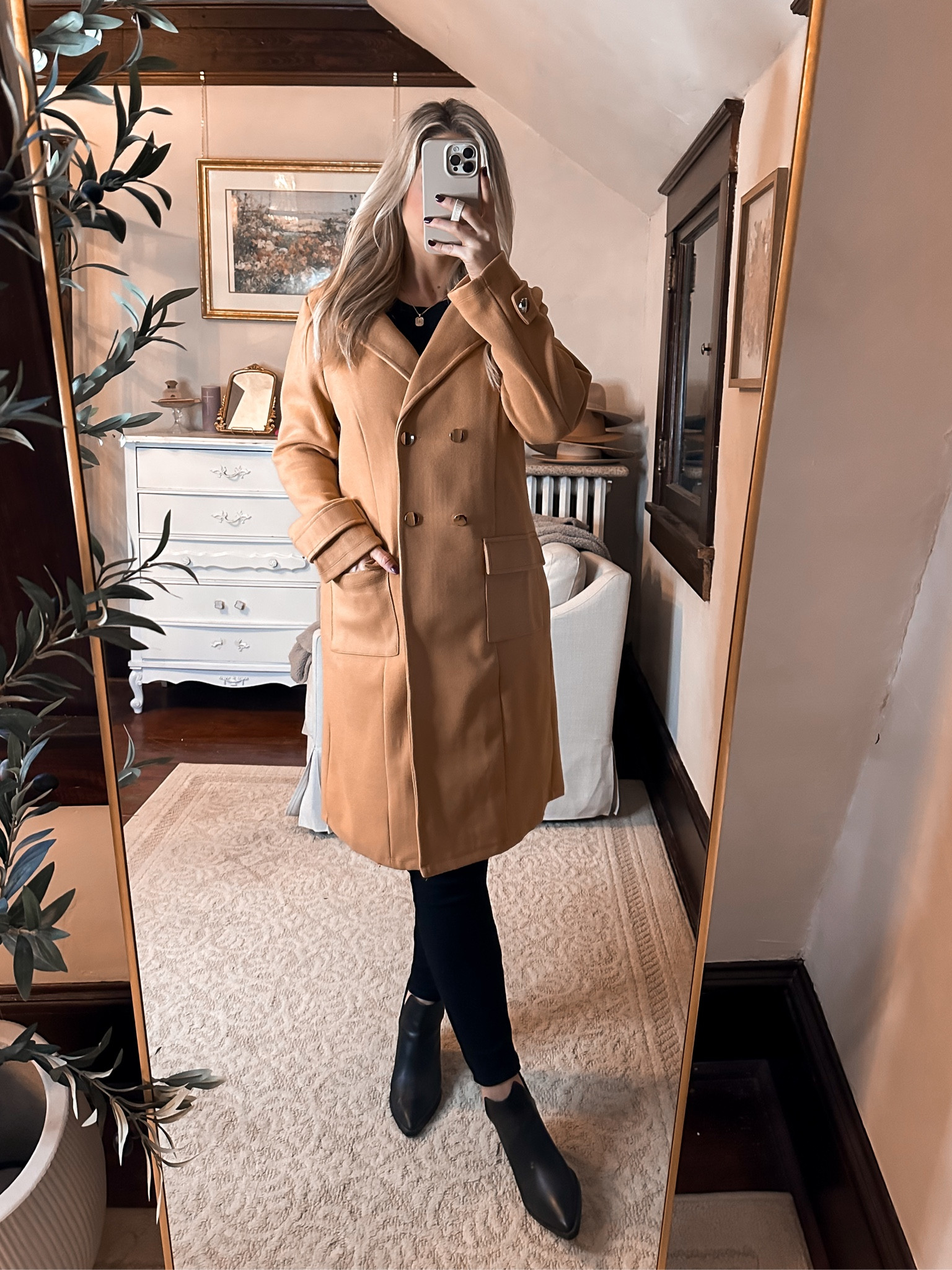 Gorgeous tan coat! 30% off with code BF30



#LTKCyberWeek