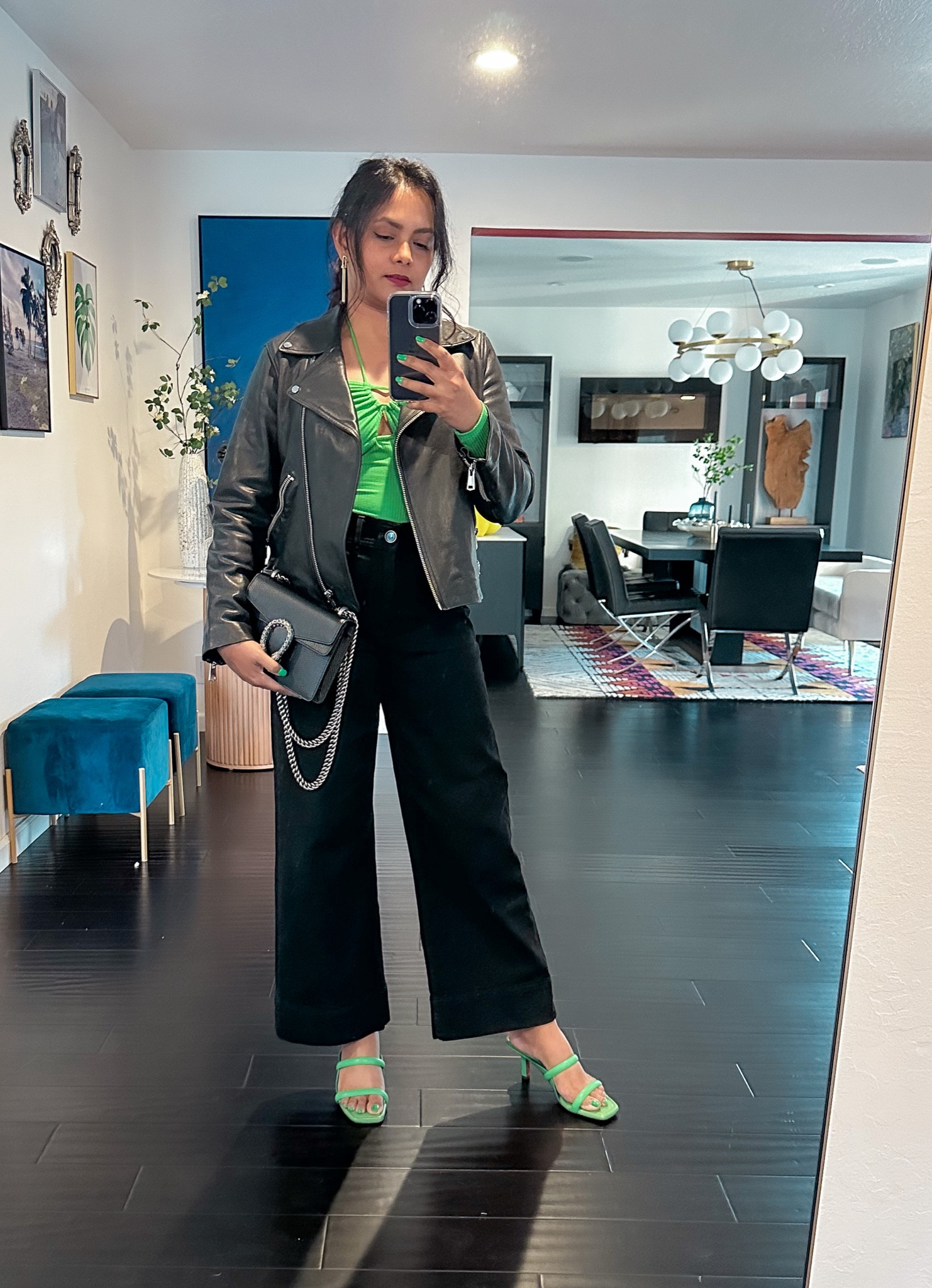Chic Spring Date Night Look


#LTKSeasonal #LTKFind