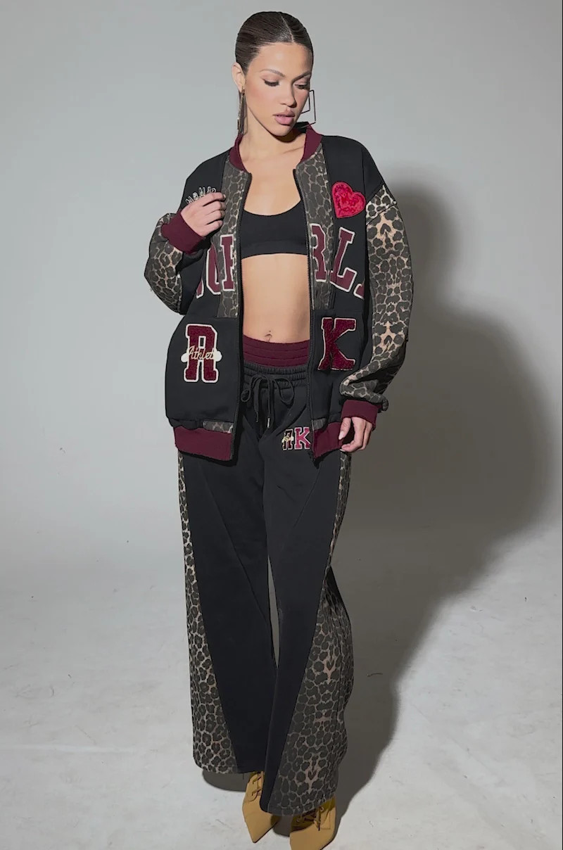 WORLD HOLD ON ZIP UP SWEATSHIRT | AKIRA