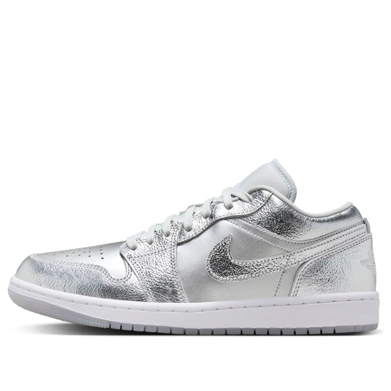 (WMNS) Air Jordan 1 Low SE 'Metallic Silver' | KICKS CREW