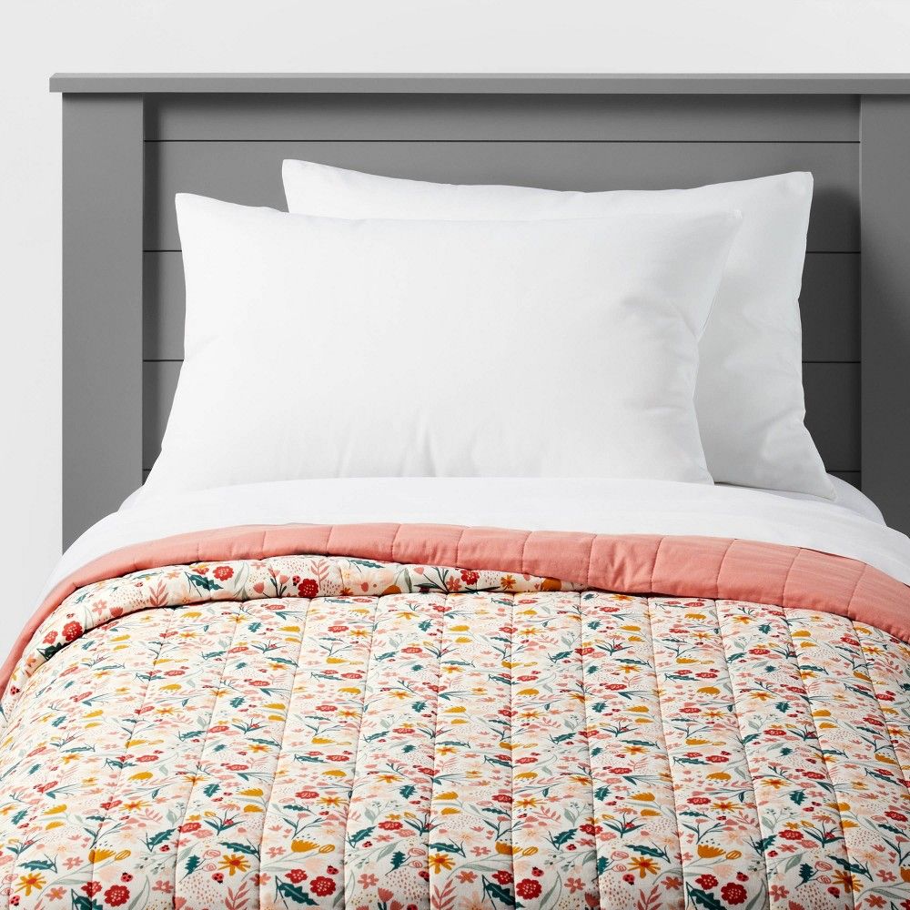 Full/Queen Garden Floral Cotton Quilt - Pillowfort | Target