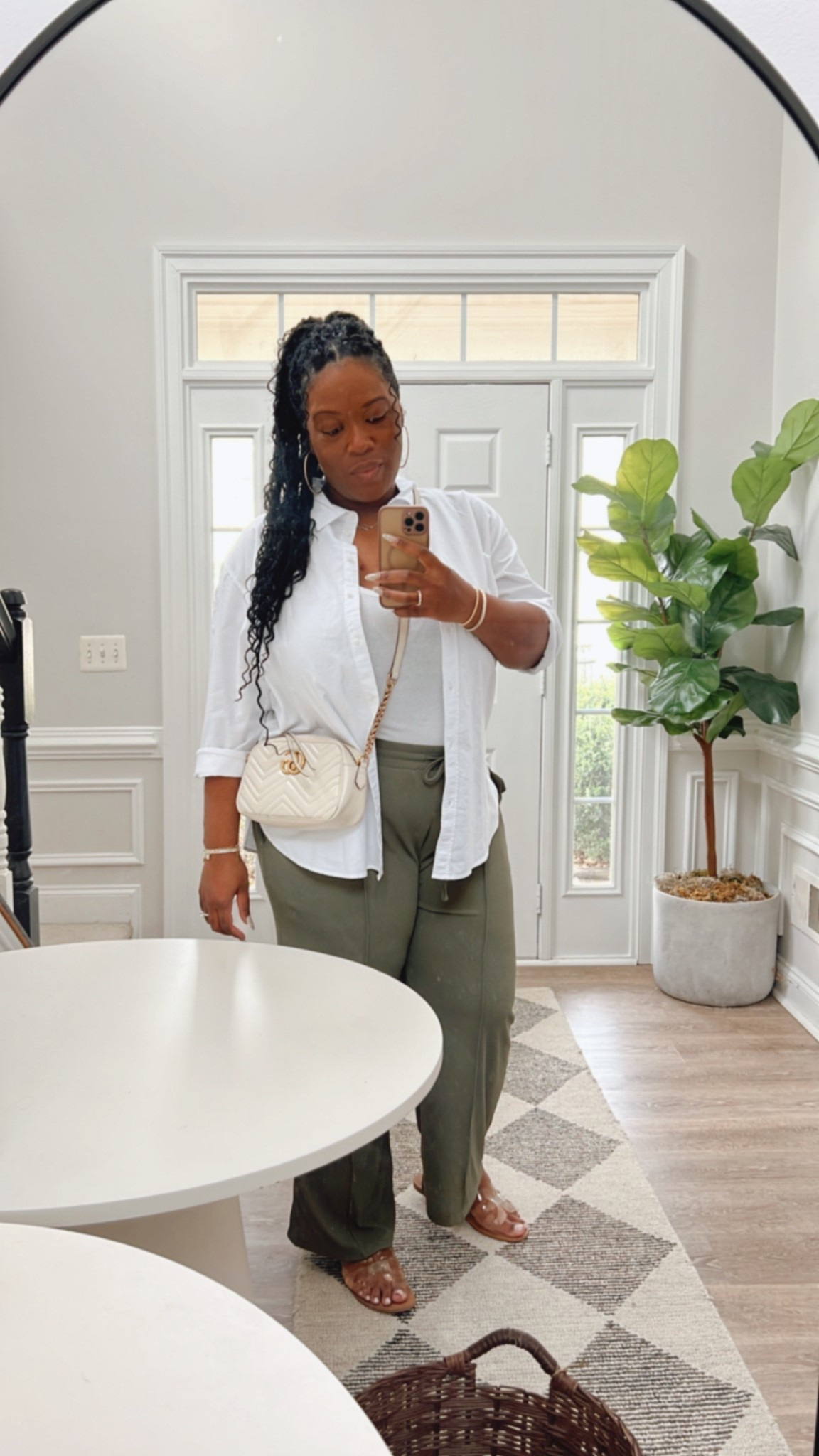 Spring casual outfit, ootd, plus size outfit, designer bag, gucci, Loloi rug, entryway decor

#LTKStyleTip #LTKPlusSize #LTKSeasonal