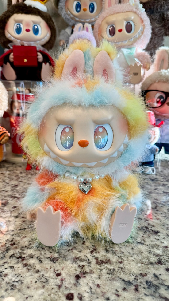 Unboxing my Rock the Universe Labubu 🌈🩷

#RocktheUniverse #Labubu #BigintoEnergy #PopMart #LabubuTheMonsters