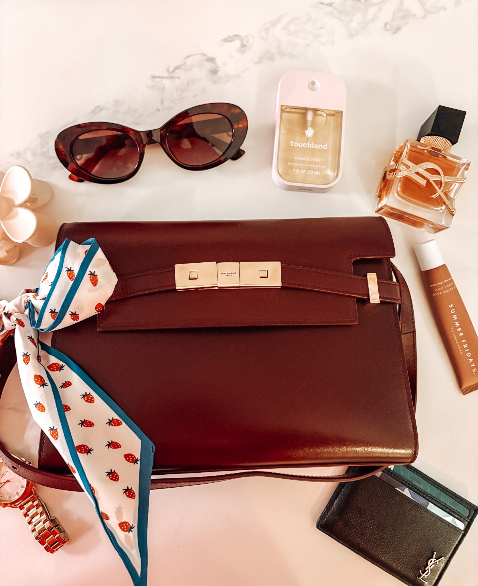 Vivrelle is a members-only club where you can
borrow designer accessories for a flat monthly membership.

You can keep items as long as you want or swap them whenever you're ready for something new.

Instead of buying a bag and only wearing it occasionally, I can rotate through different designer pieces whenever I want!

#LTKWorkwear #LTKmomlife #LTKootd