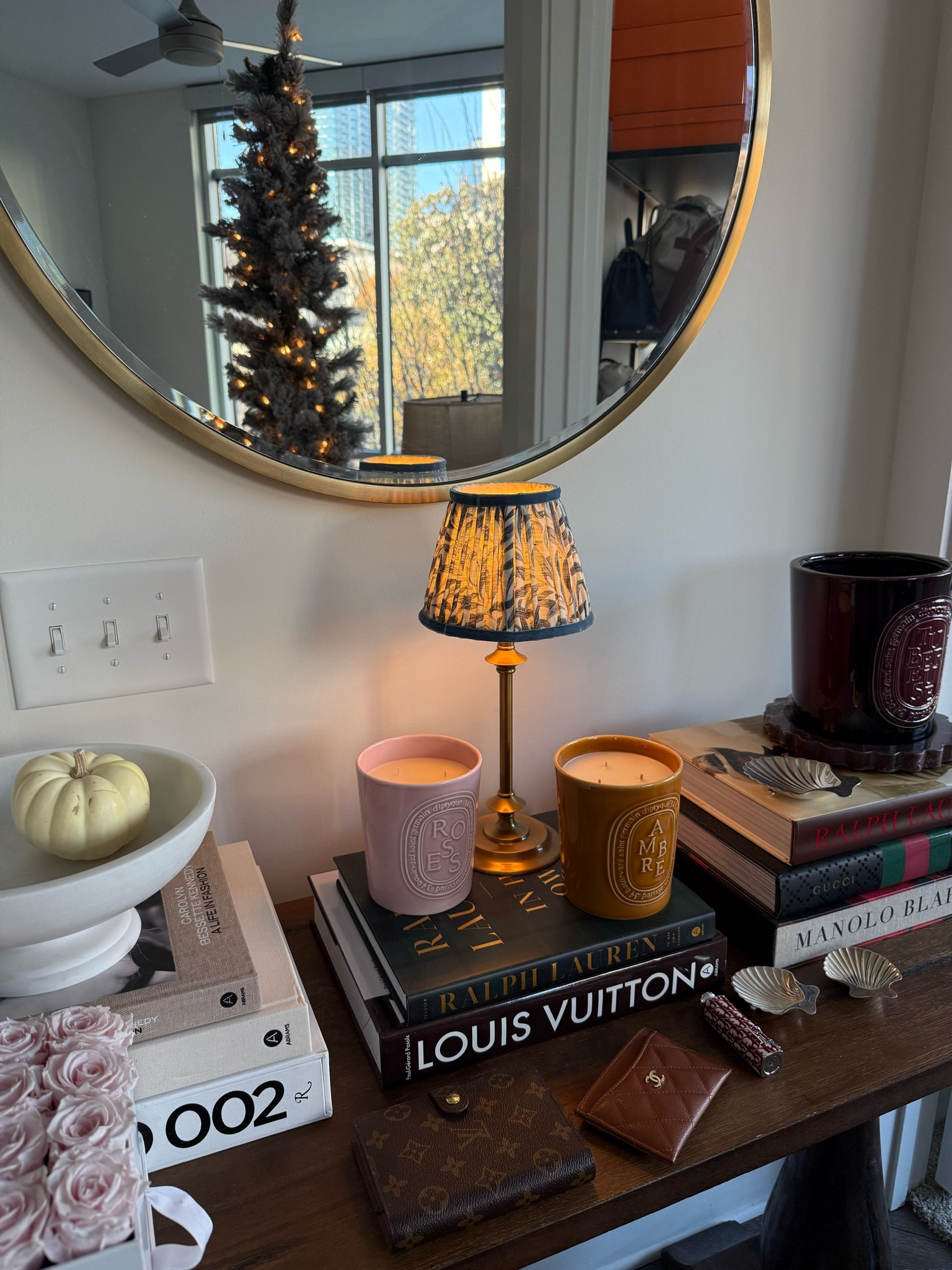 Coffee table books, roses, lamp, diptyque candles



#LTKSeasonal #LTKHoliday #LTKHome
