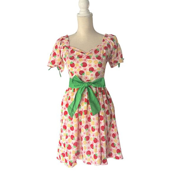 NWT Unique Vintage Dakota Dress 4 S small Strawberry print pink red floral '50s | Poshmark