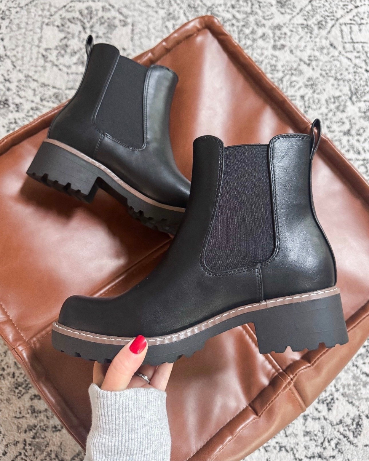 The best memory foam insole Chelsea boots 40% off!! Today only! 

#LTKSaleAlert #LTKFindsUnder50