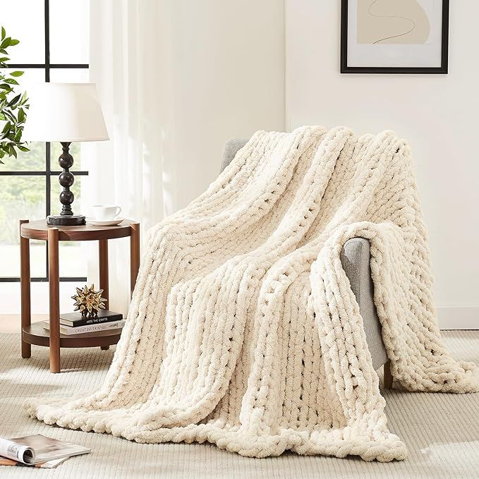 L'AGRATY Chunky Knit Blanket Throw,Soft Chenille Yarn Throw Blanket 50x60，Handmade Thick Cable ... | Amazon (US)