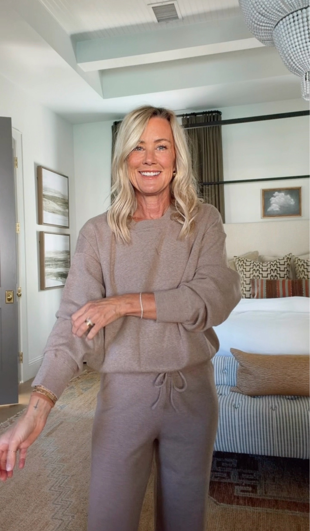 You know I will be living in this new lounge set as soon as these temps start dropping!
Top: xs
Pants: xs

#LTKootd #LTKOver40 #LTKSeasonal