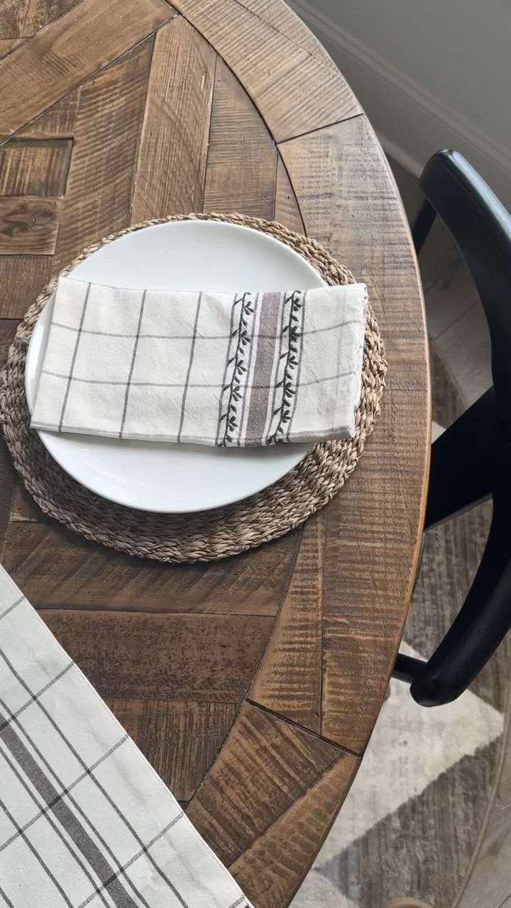 PSA: my table runner and napkins are on sale at Magnolia right now 

My dining table is old from 
Ashley furniture but linking similar! 

 #LTKHome #LTKSaleAlert