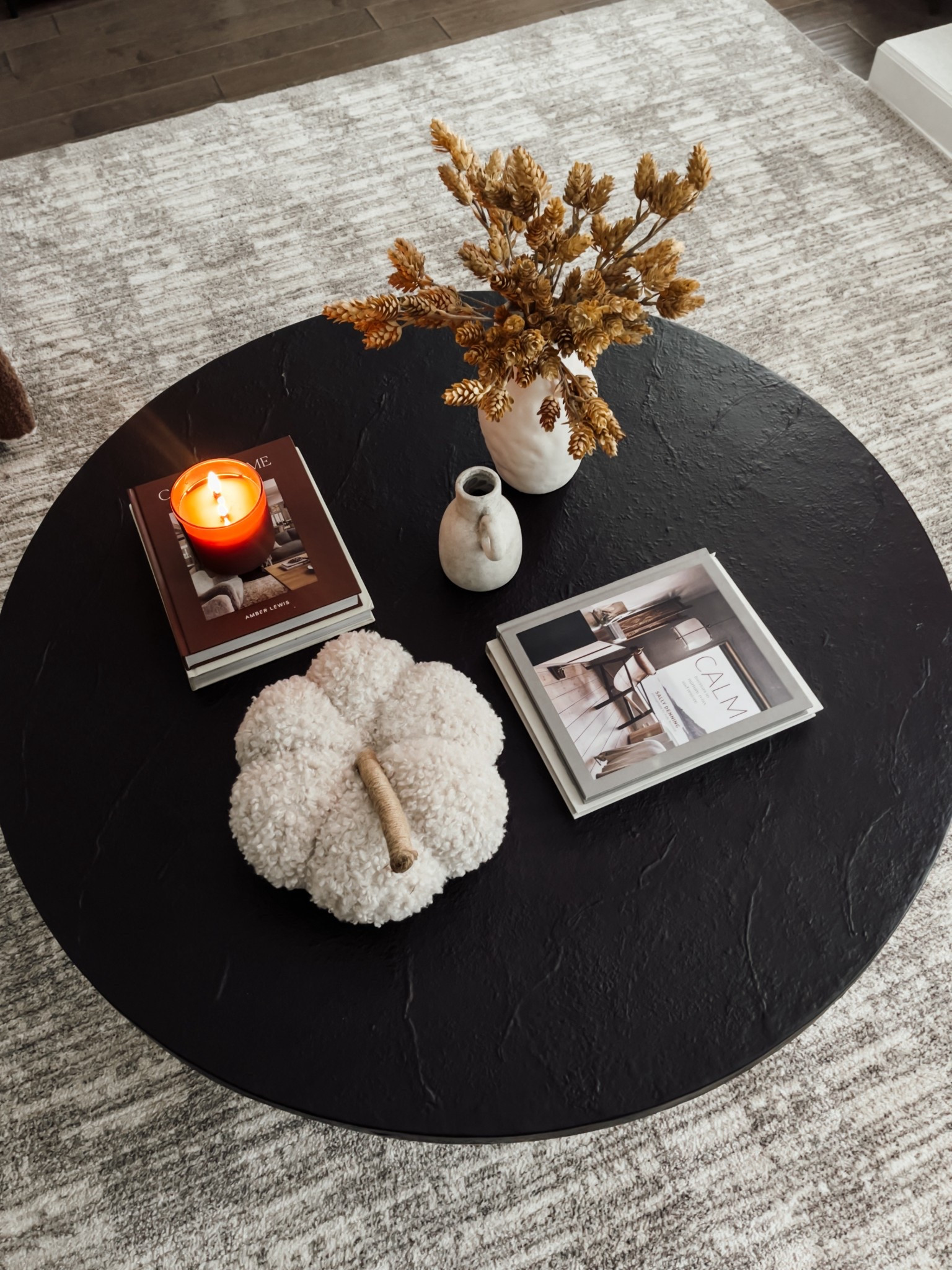 Favorite time of the year🍂🍂
#fallseasonal #falldecor #fallfinds #fallcoffeetable

#LTKHome #LTKSeasonal