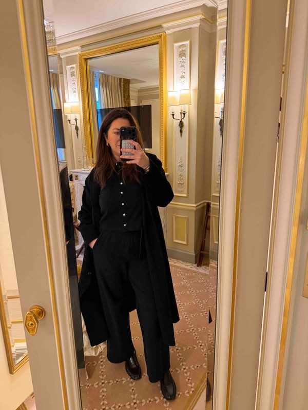 LOVE this outfit! Paris day outfit! 

outfit l coat l black outfit 

 
