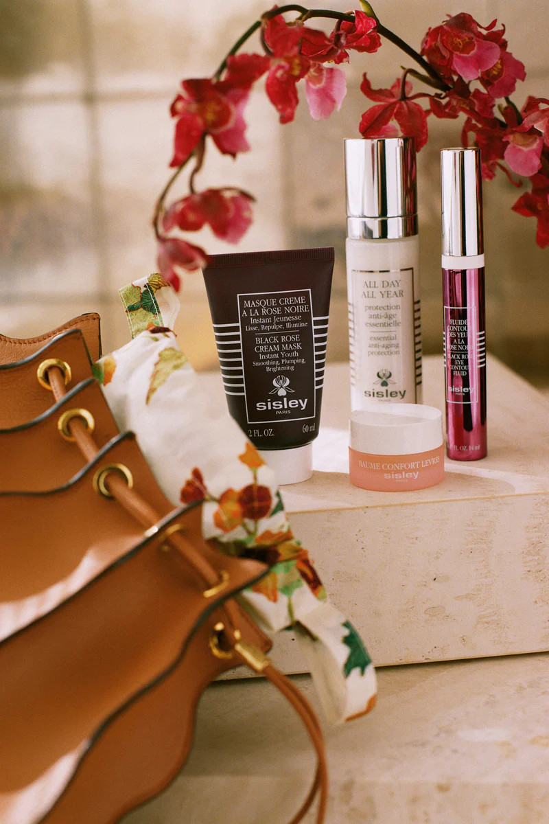 Sisley x Ulla Johnson Adria Pleated Wave

      Amber Brown | Ulla Johnson