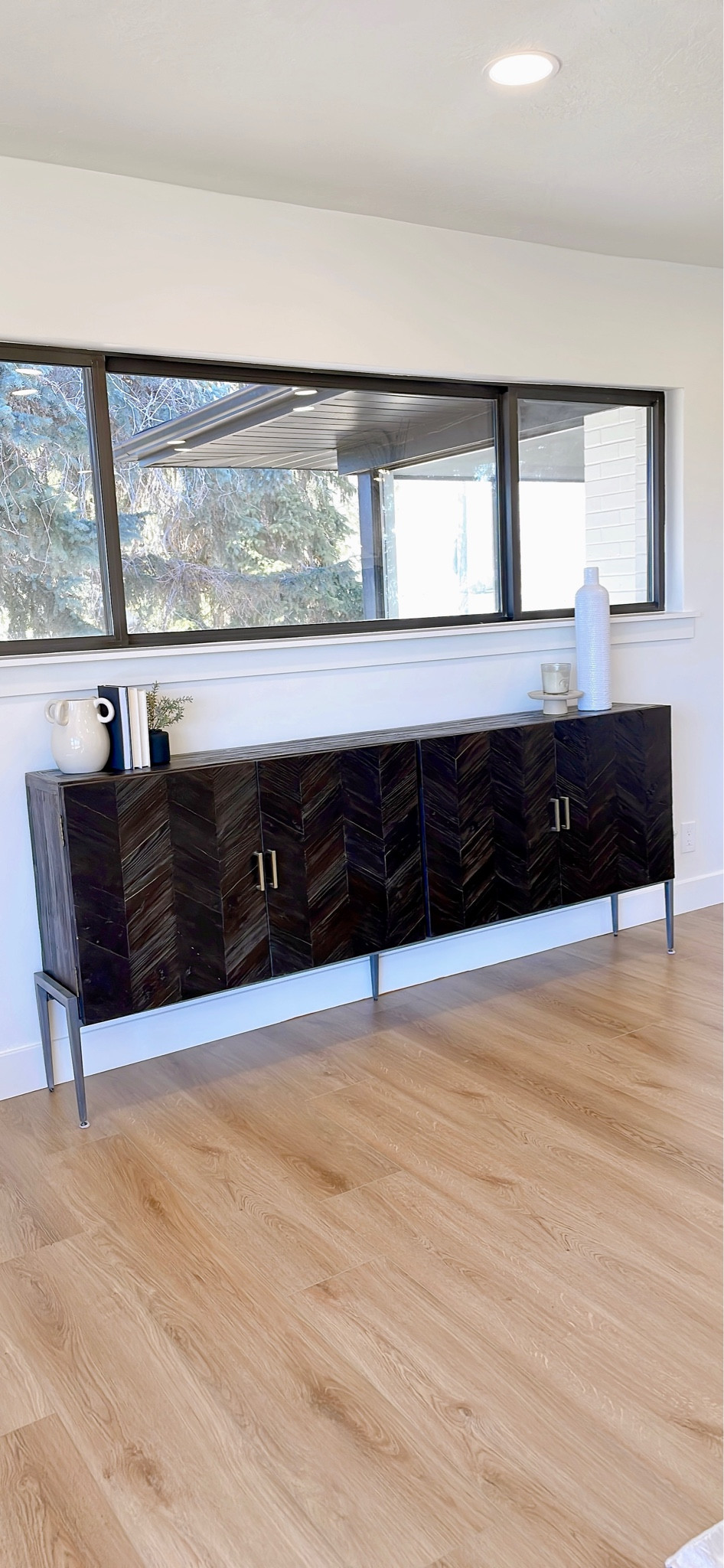 
Console styling, home staging, decor, vases

#LTKhome #LTKstyletip