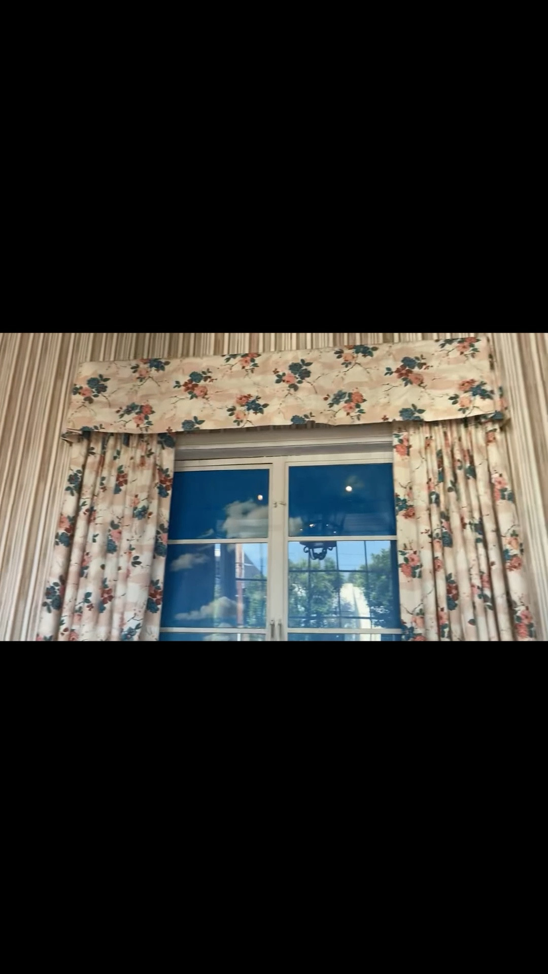 Just imagine waking up in this elegant bedroom, framed by whimsical floral drapes—welcoming spring with a look that’s both elegant and timeless. #BedroomInspo #FloralDrapes #SpringRefresh #ElegantHome #TimelessStyle #InteriorDetails #HomeStyling

#LTKHome