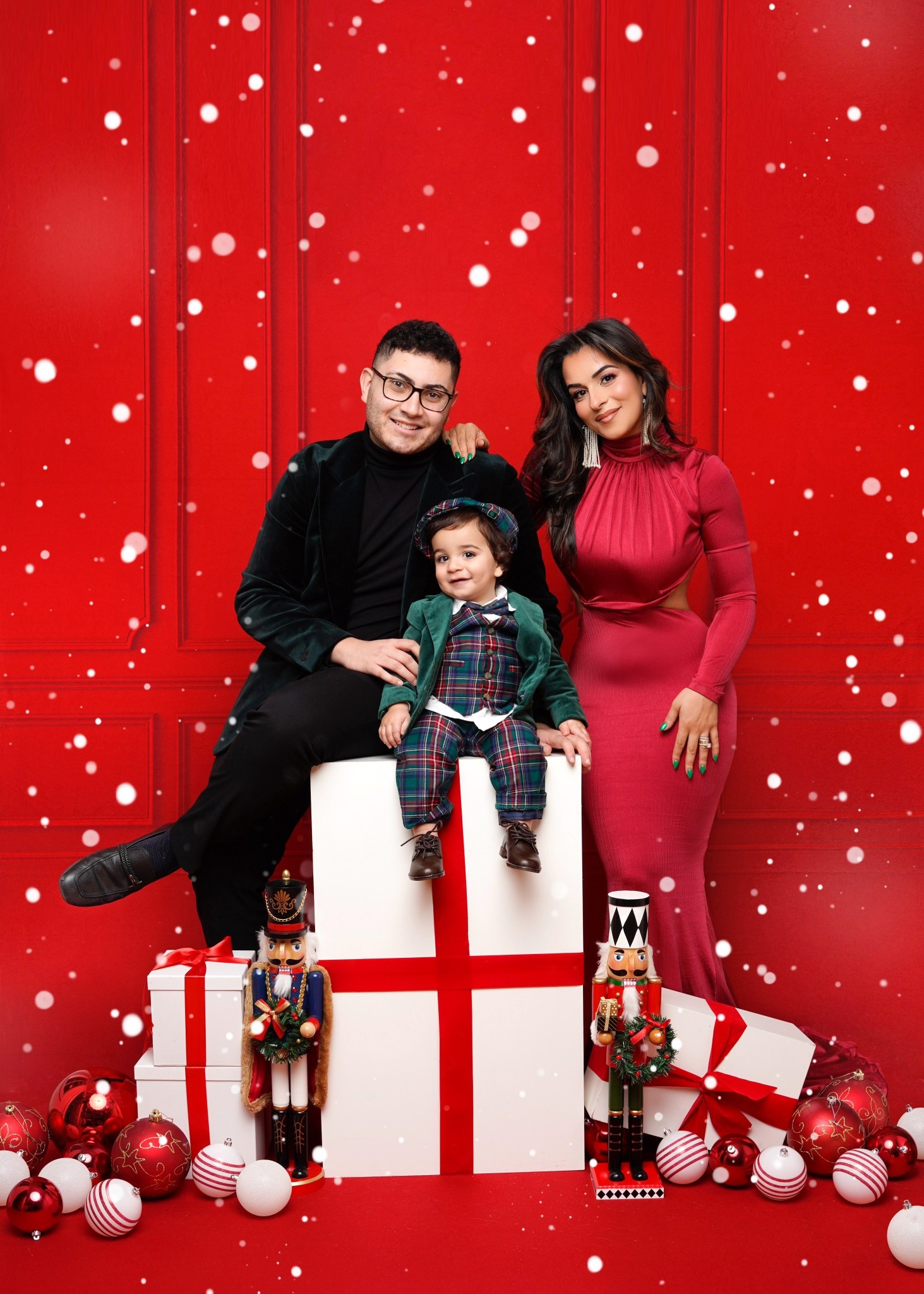 For our family Christmas photos we went all out with classic holiday colors — deep green velvet, rich plaid & cranberry red!!
It made the photos pop in the best way!

#FamilyChristmas #HolidayStyle #ChristmasOutfits #HolidayPhotoshoot #MatchingFamilyOutfits #FestiveFashion #LTKHoliday #LTKFamily #LTKChristmas #HolidayInspo #ChristmasVibes #FamilyStyle #HolidayLooks #LTKFinds #LTKSeason

#LTKSeasonal #LTKHoliday #LTKFamily