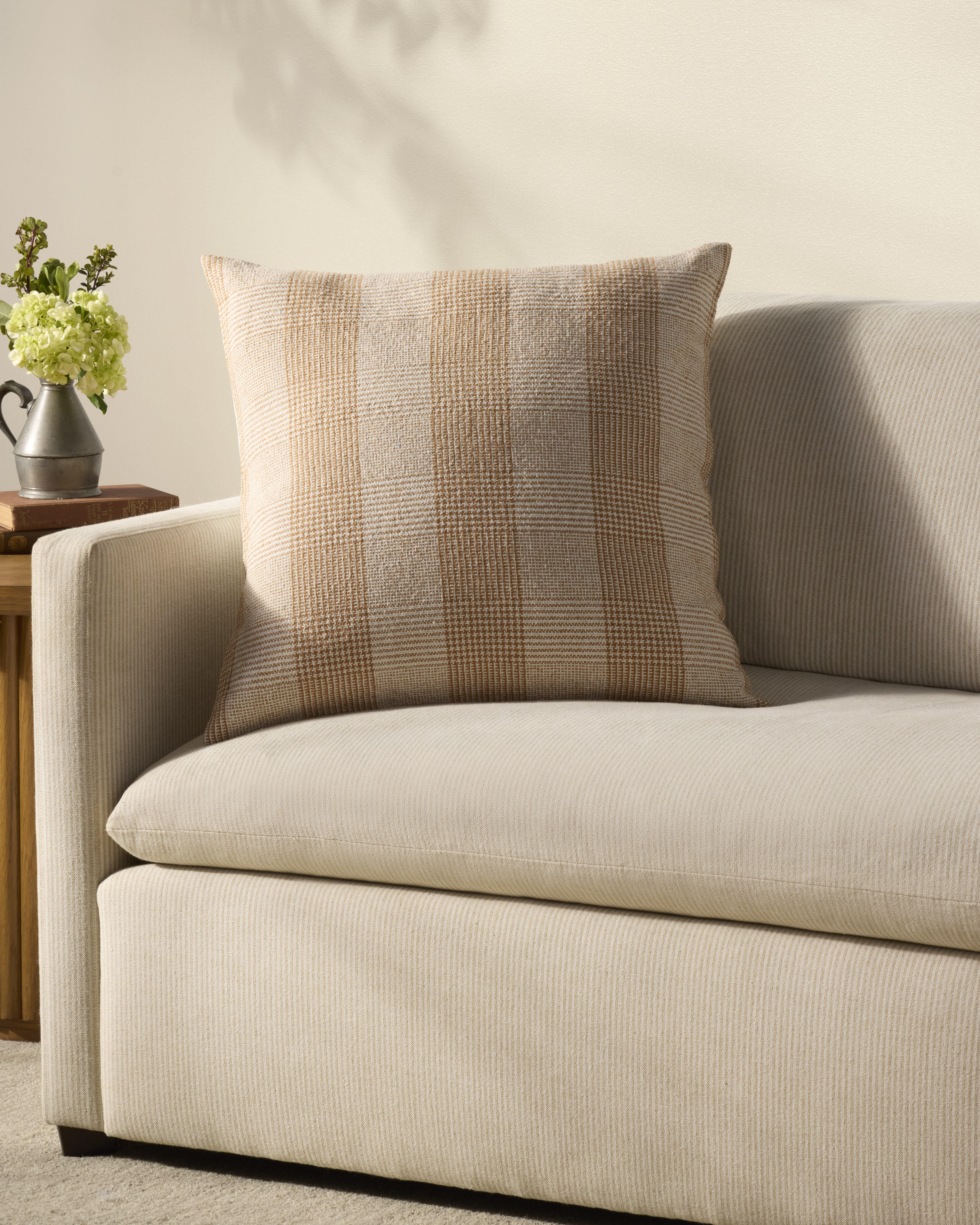 Auggie Pillow - PCJ-0021 | Rugs Direct