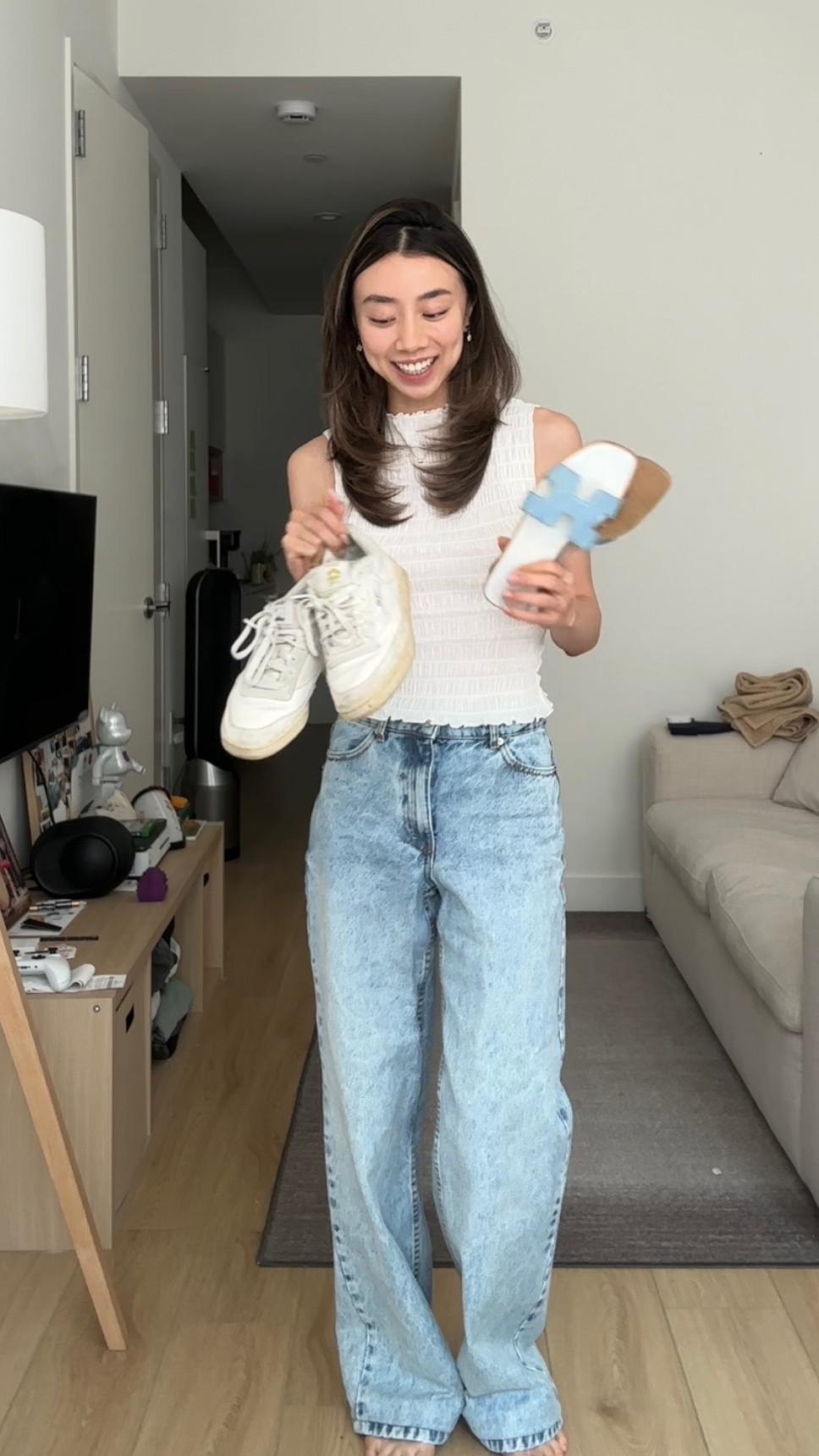 a little saturday ootd! 

top is a sale item from reformation which i LOVE. jeans are sezane, i love this style so much i own the same pair in different colors. 


#LTKpetite #LTKstyletip #LTKsale