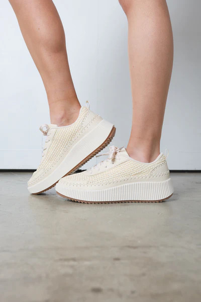 Annie Sneakers | Vestique