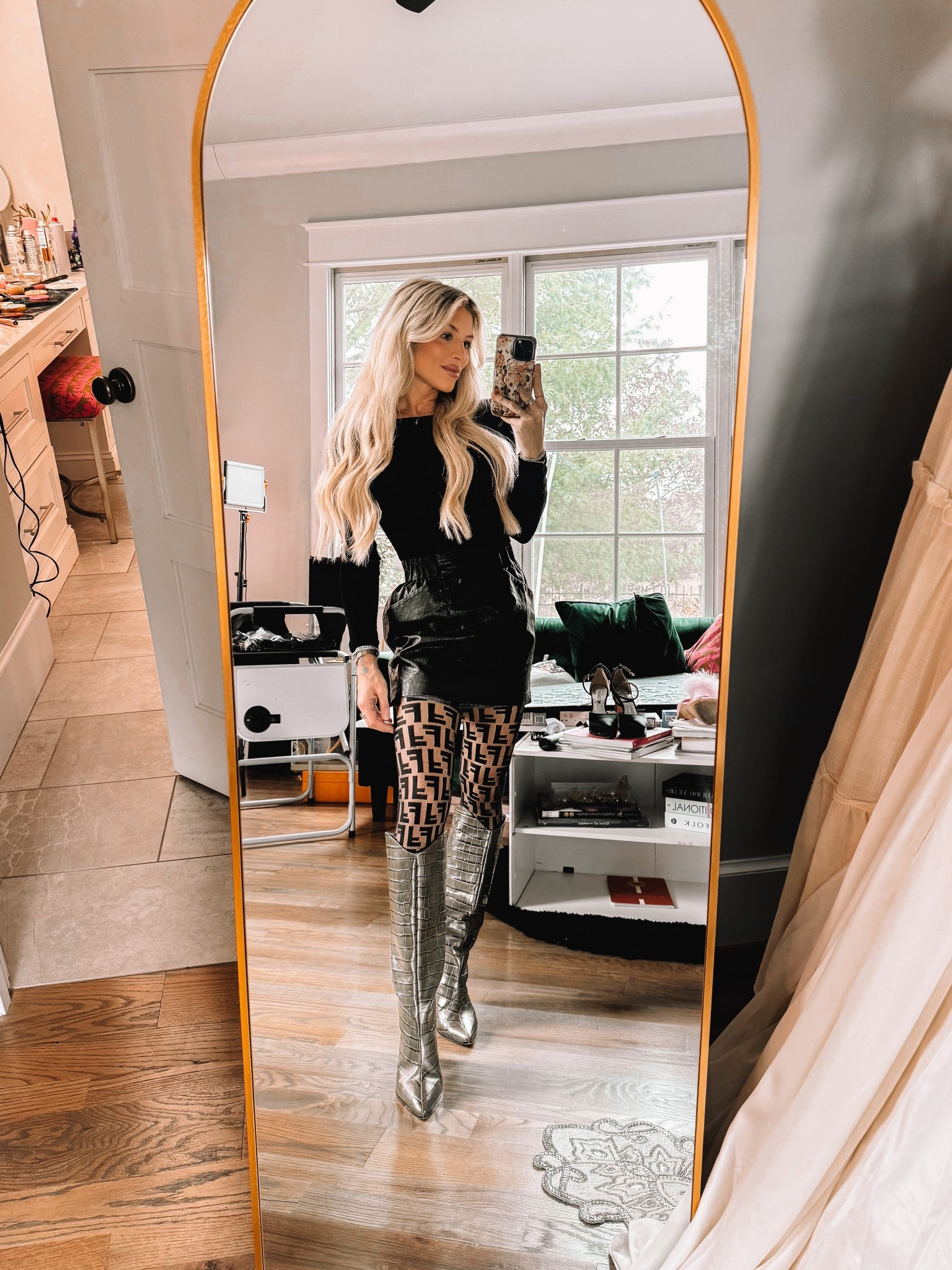 A little Christmas Day vibe ❤️

#LTKHoliday #LTKPetite #LTKootd