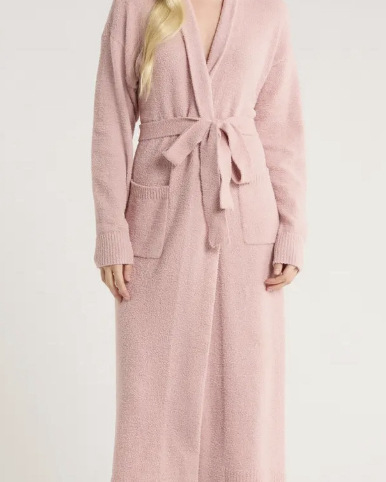 My favorite robe! Just like the Barefoot Dreams but for way less - and it’s now on sale!!

Lounge wear 

#LTKSaleAlert #LTKselfcare #LTKFindsUnder100