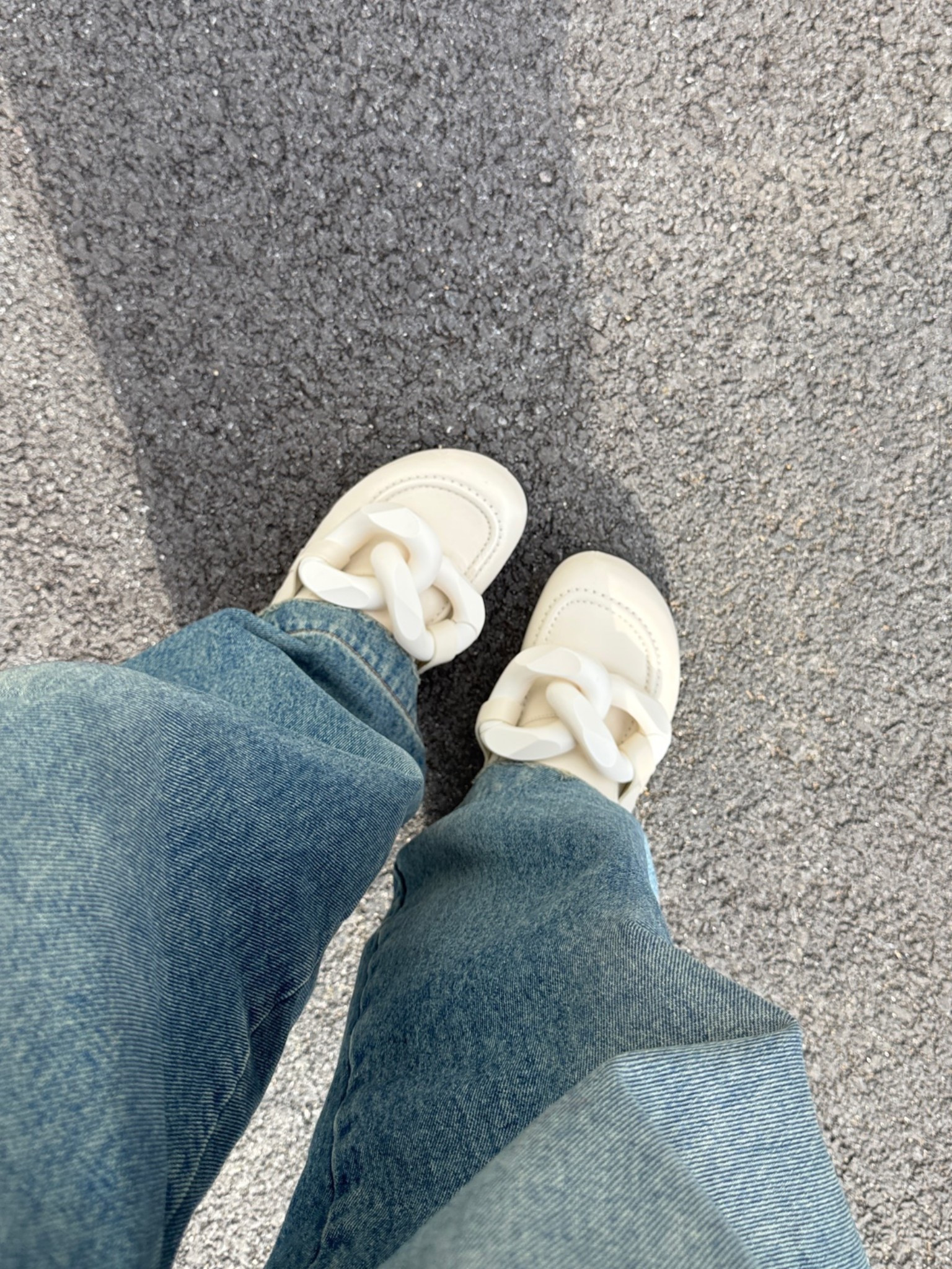 JW Anderson chain loafers

#LTKOver40 #LTKSaleAlert #LTKootd
