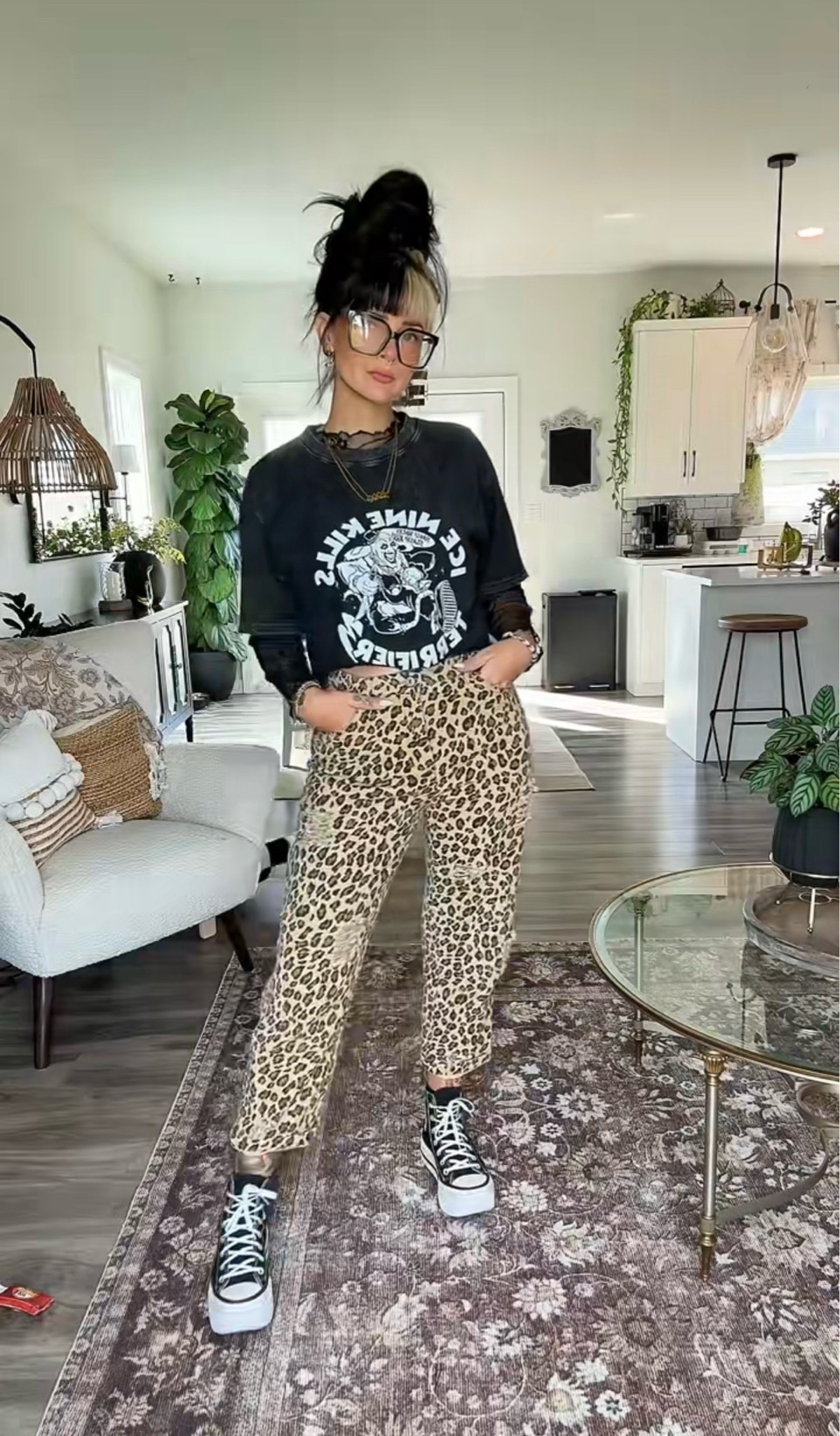 Leopard is my favourite neutral

Short: ONL band tee off Poshmark
Jeans: Lili sidonio
Turtleneck: Shein 
Shoes: double lift converse
Glasses lensmart

#LTKcanada #LTKfall #LTKsummer