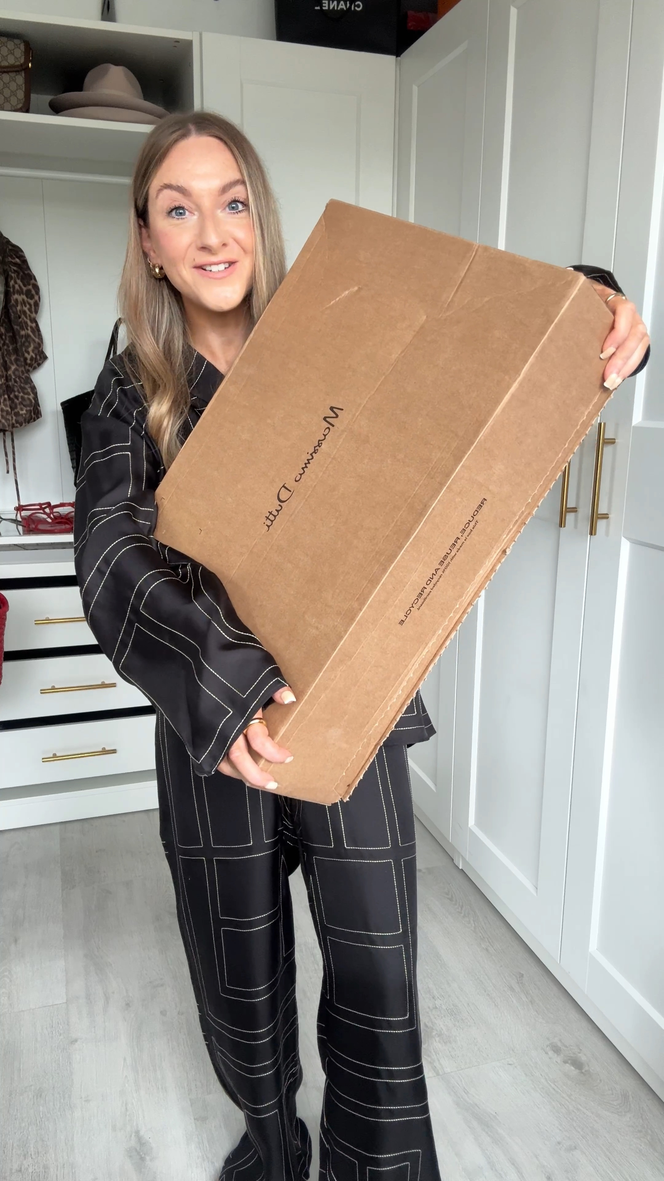 My mini Massimo Dutti Haul ❤️

Top: 8
Skirt: 8
Shoes: 4 (true to size) 

#LTKsummer #LTKstyletip #LTKeurope